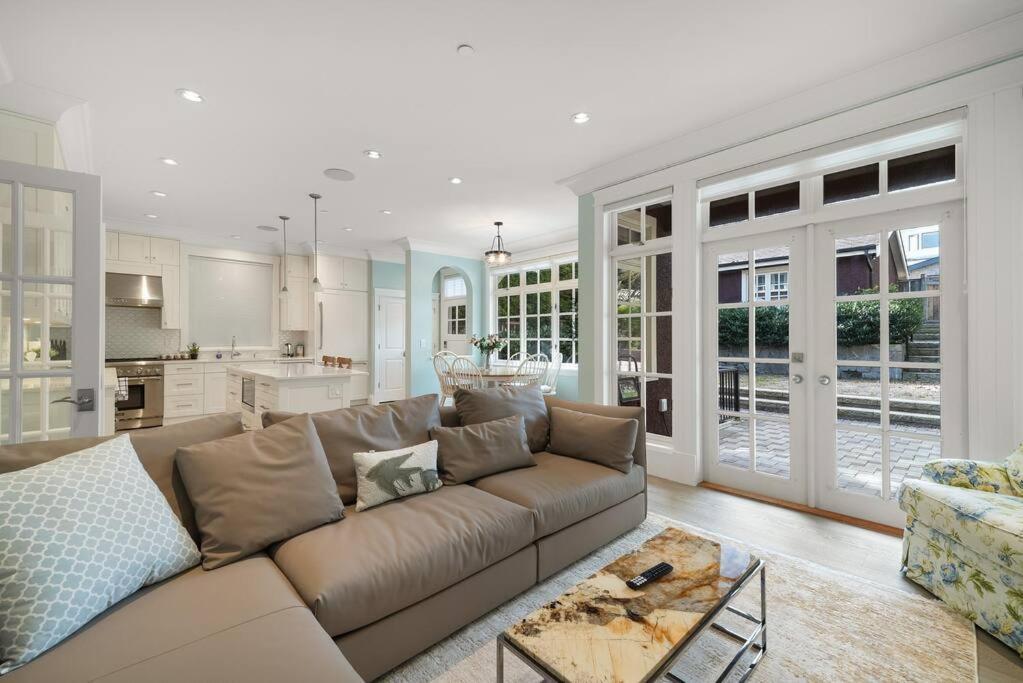 Luxury 4 Beds Ocean-view House Center Of Holiday home