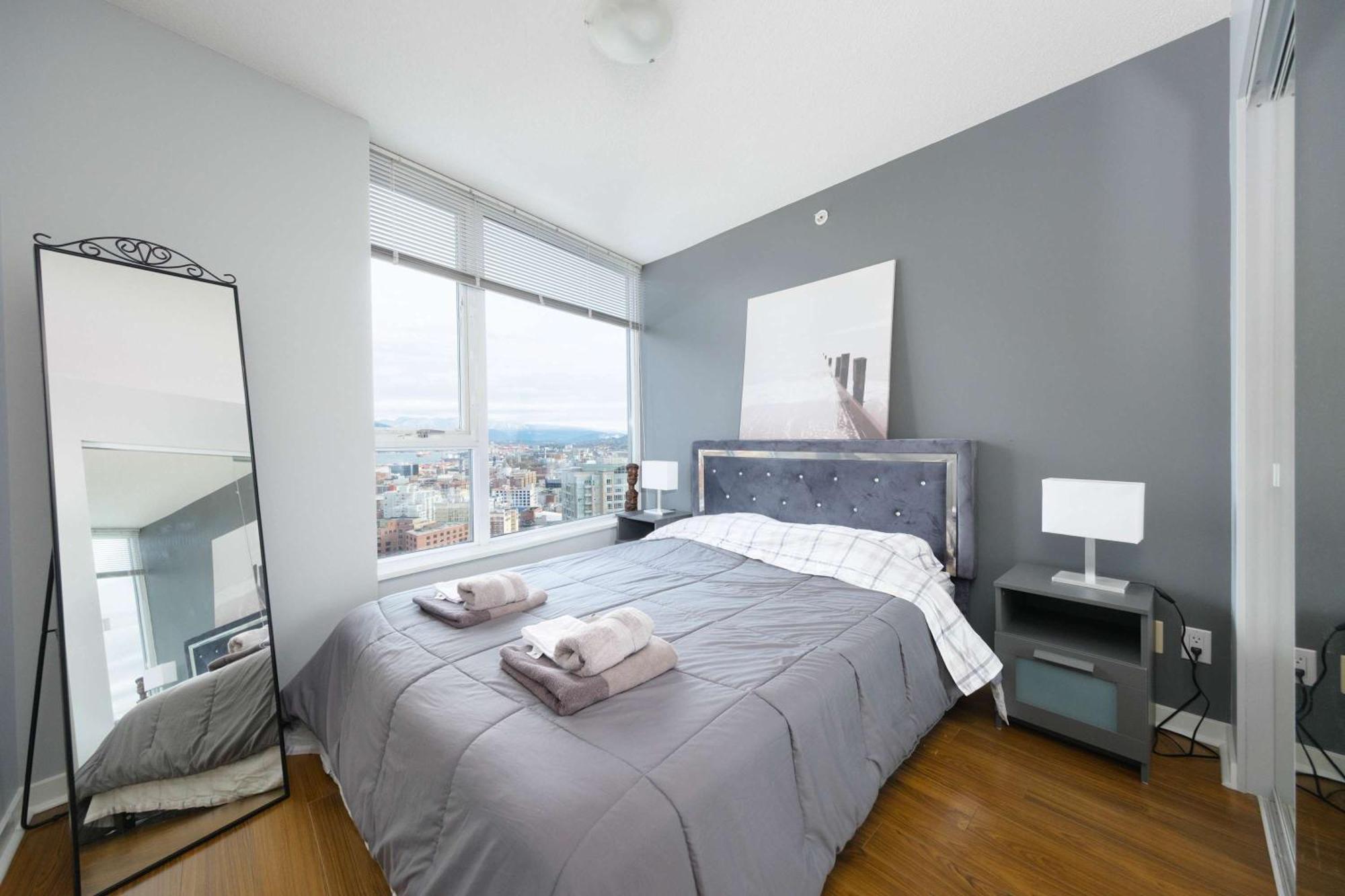 Luxury Jacuzzi Pool & Sauna In Prime Location Apartment