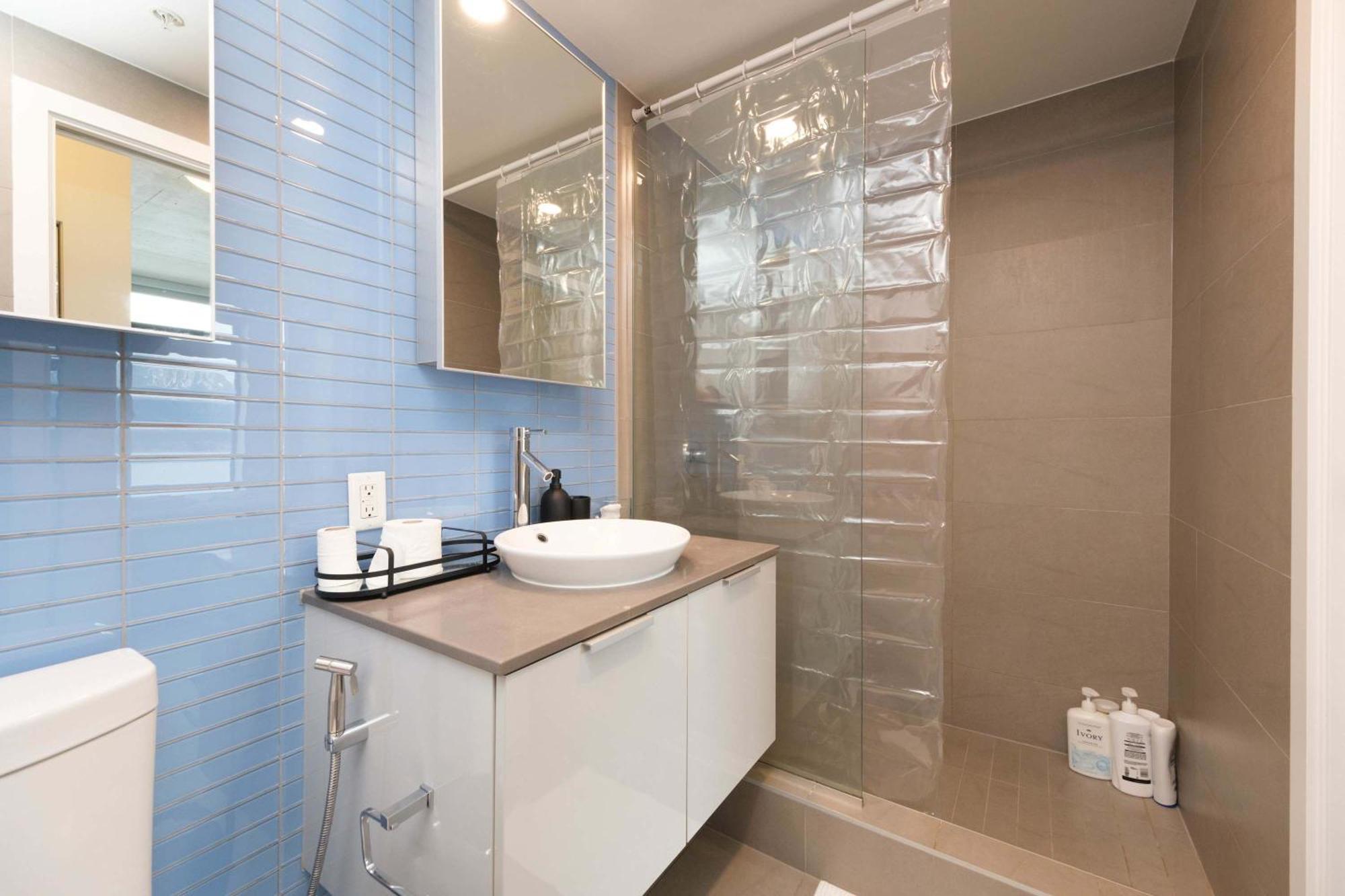 Apartment Modern Downtown With Stunning Water Views