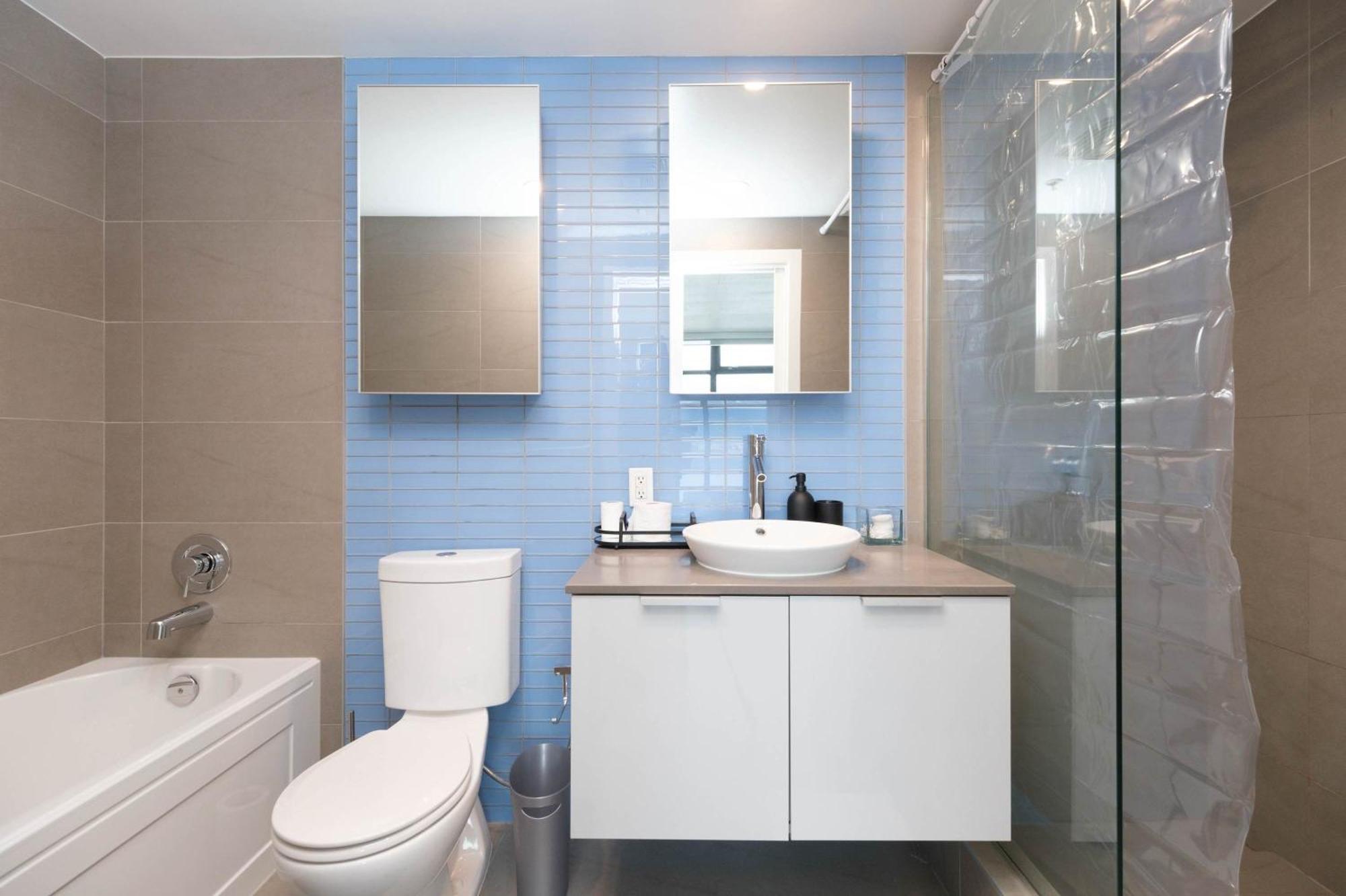 Modern Downtown With Stunning Water Views Vancouver