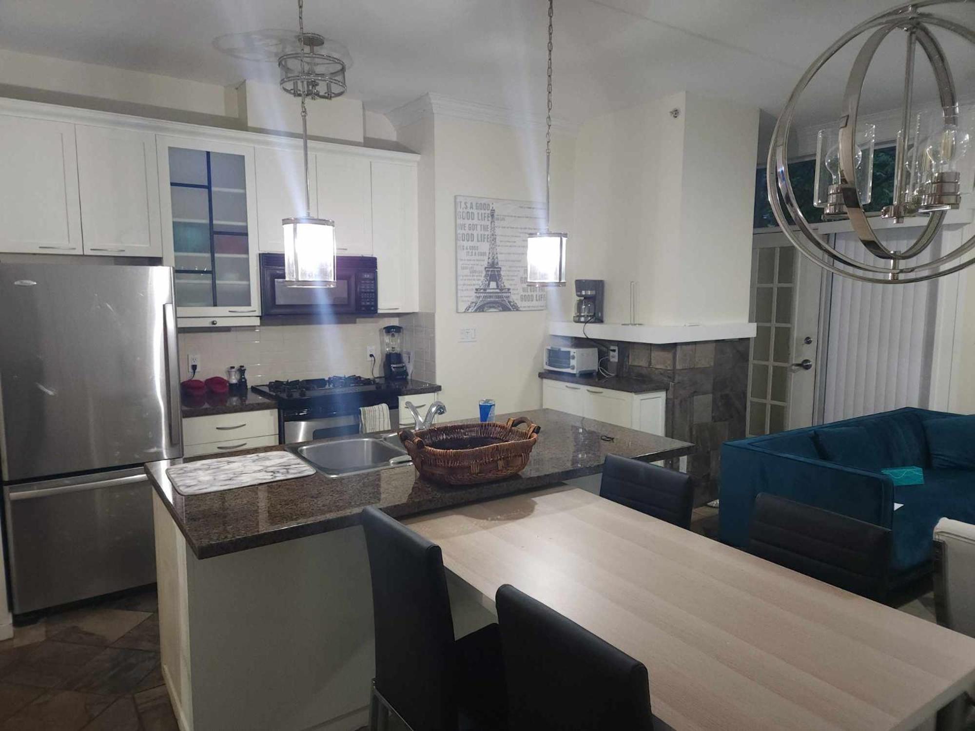 1- Exec Richard Street Apartment *