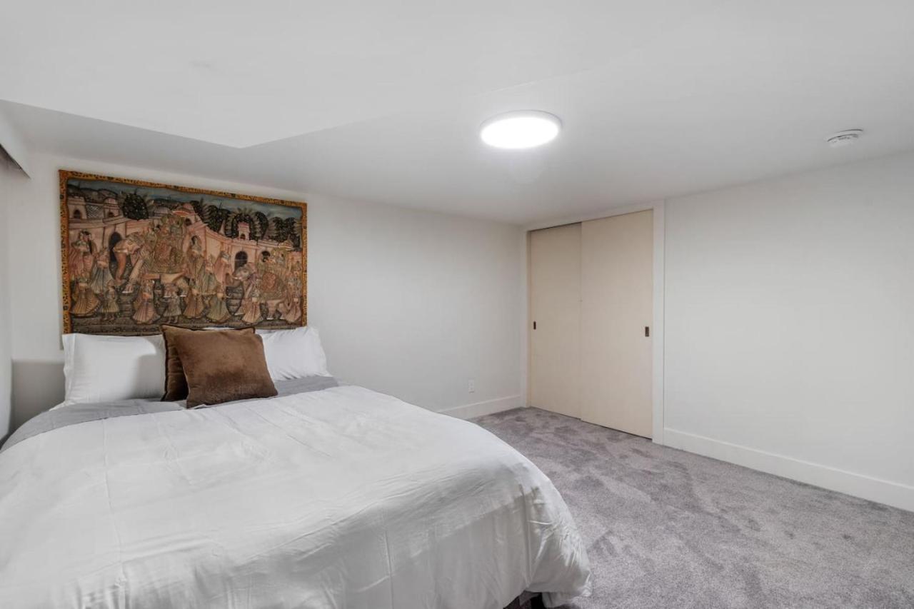 Cozy Basement With Skylights Vancouver