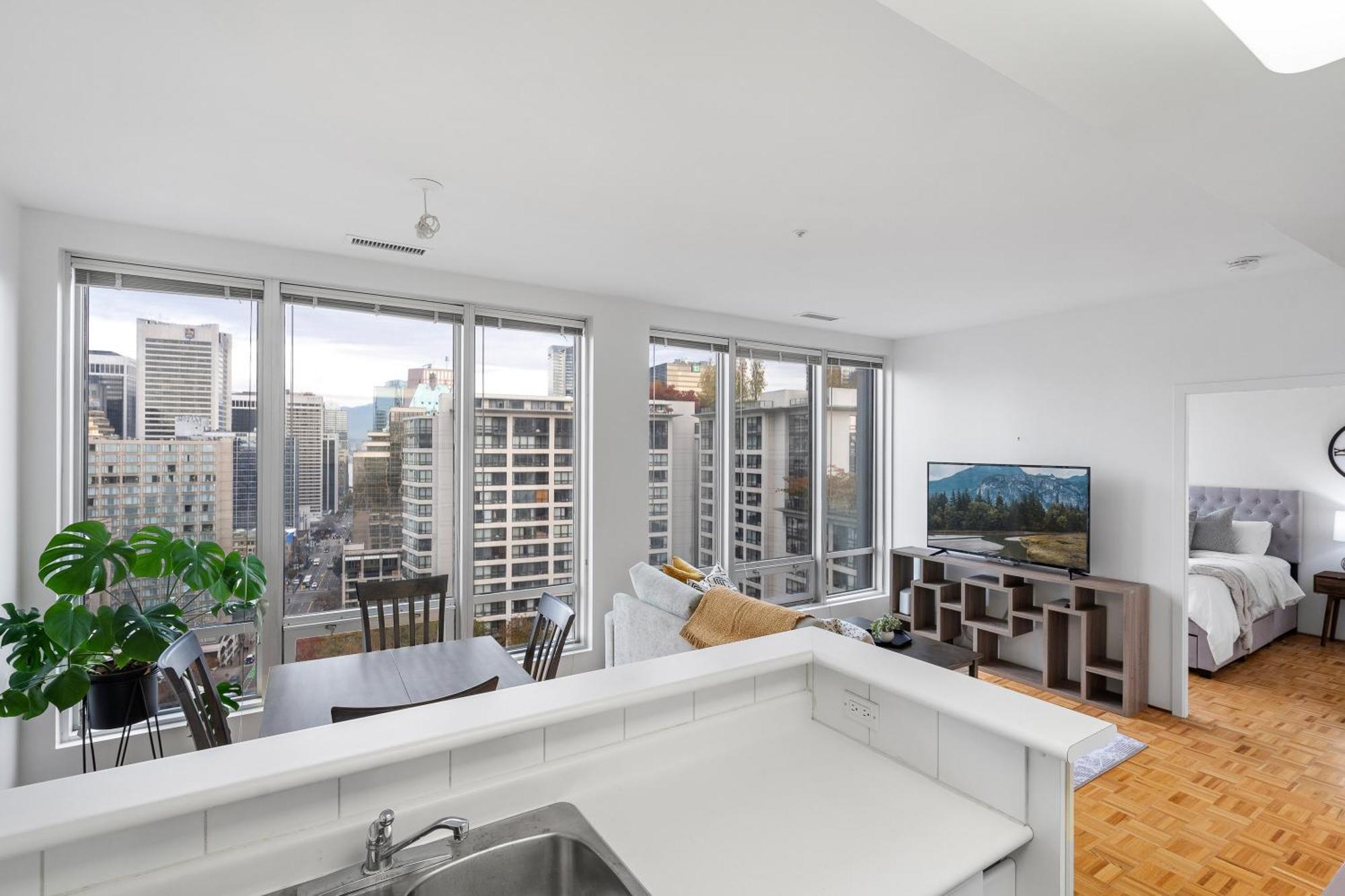 Apartment Downtown Highrise