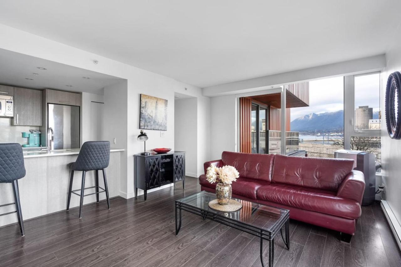Apartment Spacious 2 Bedroom Downtown With Mountain Views *