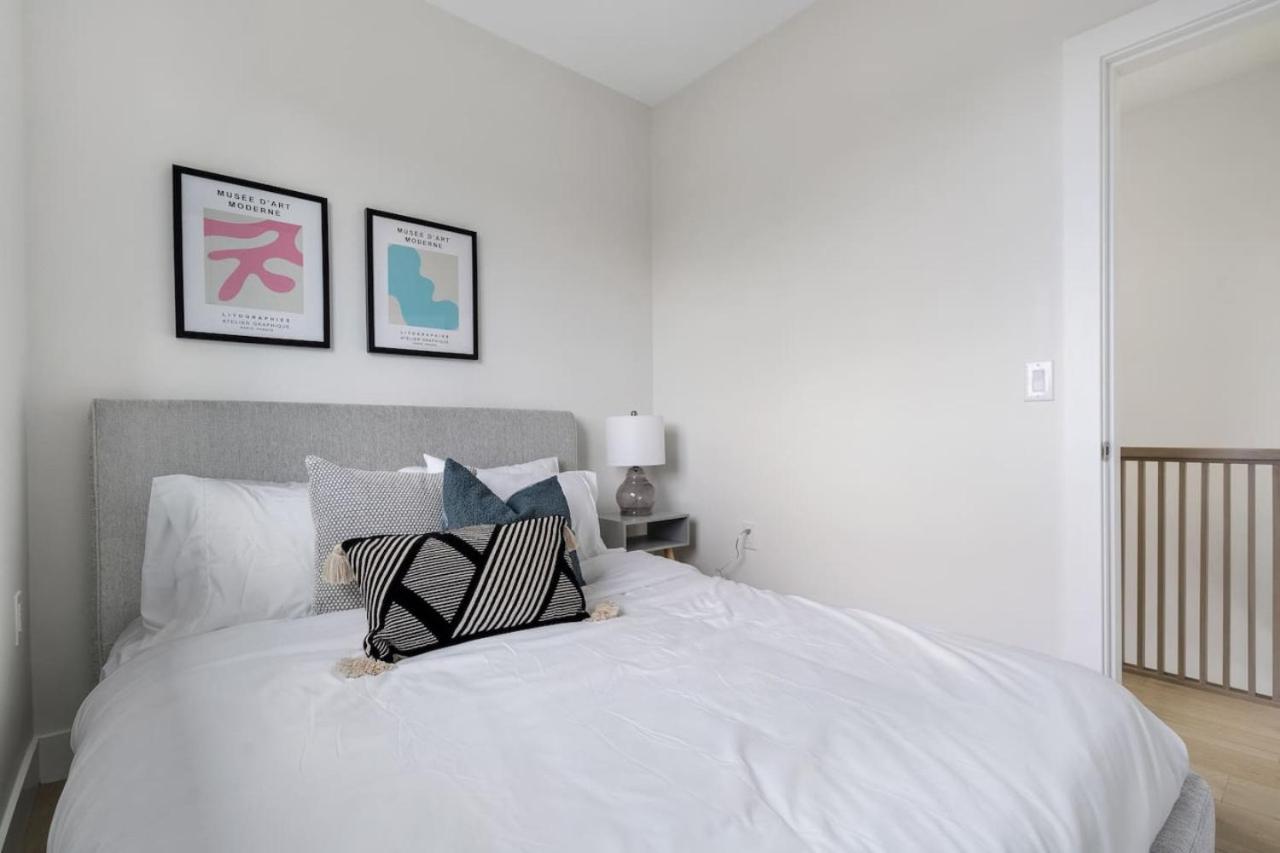 Modern 3 Bedroom Gem Holiday home Vancouver