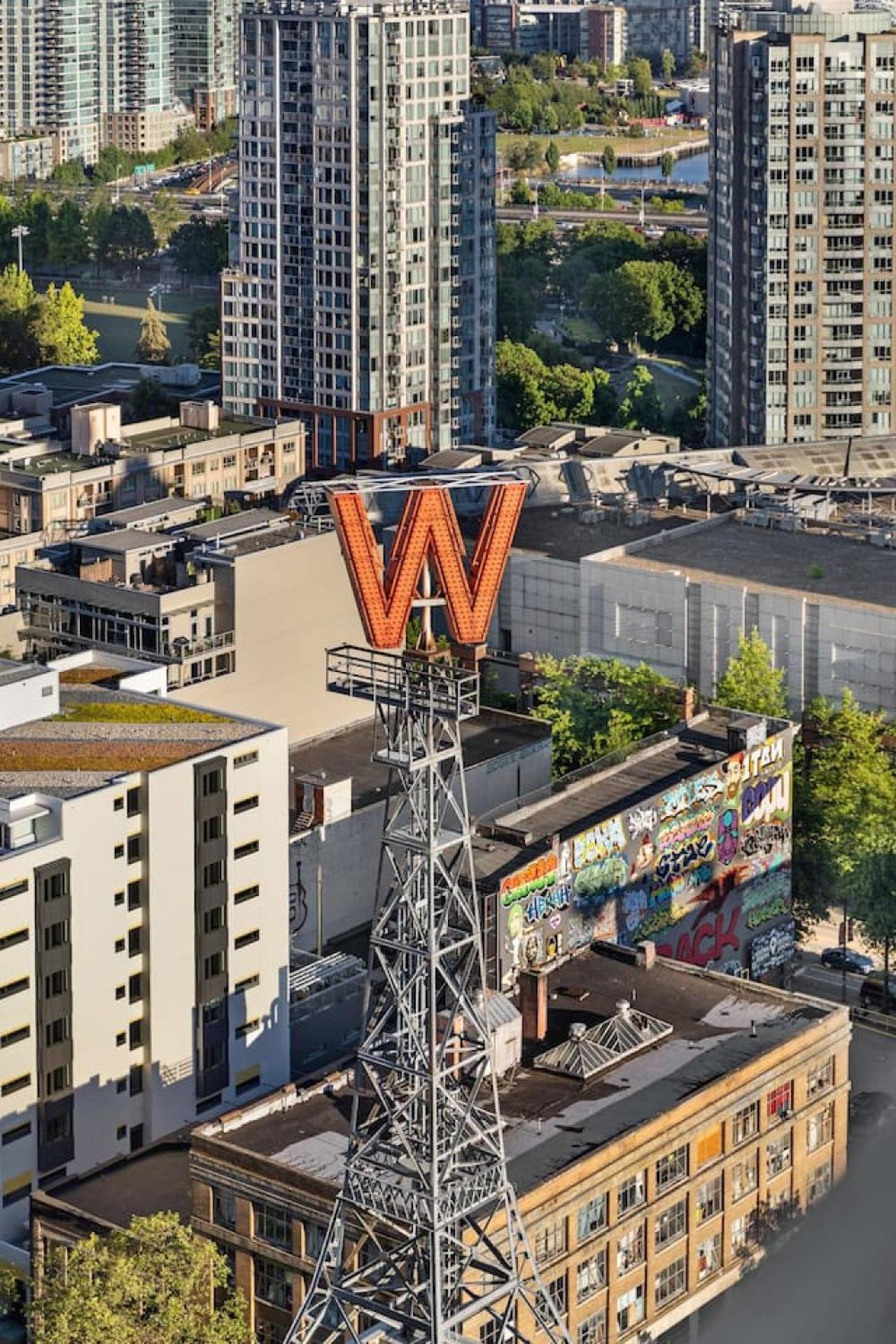 The W, Modernized 2 Bedroom Downtown Highrise * Vancouver
