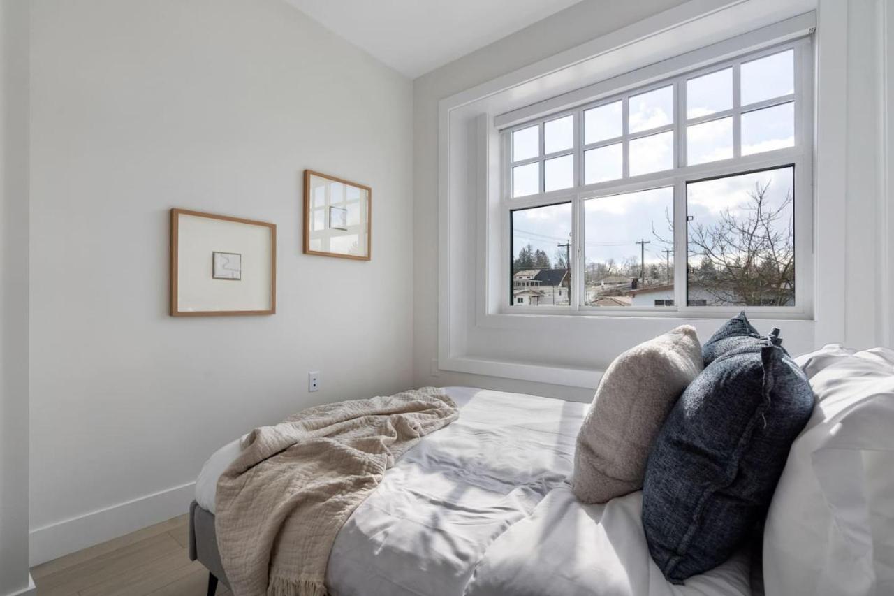 Modern 3 Bedroom Gem * Vancouver