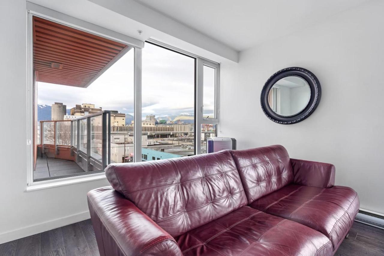 Apartment Spacious 2 Bedroom Downtown With Mountain Views *