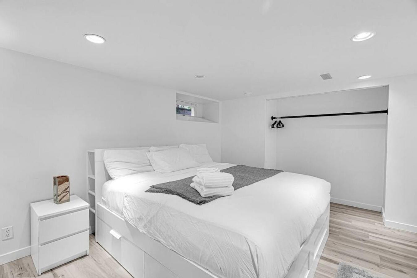 Holiday home Comfortable 2-bed Near Ubc Vancouver