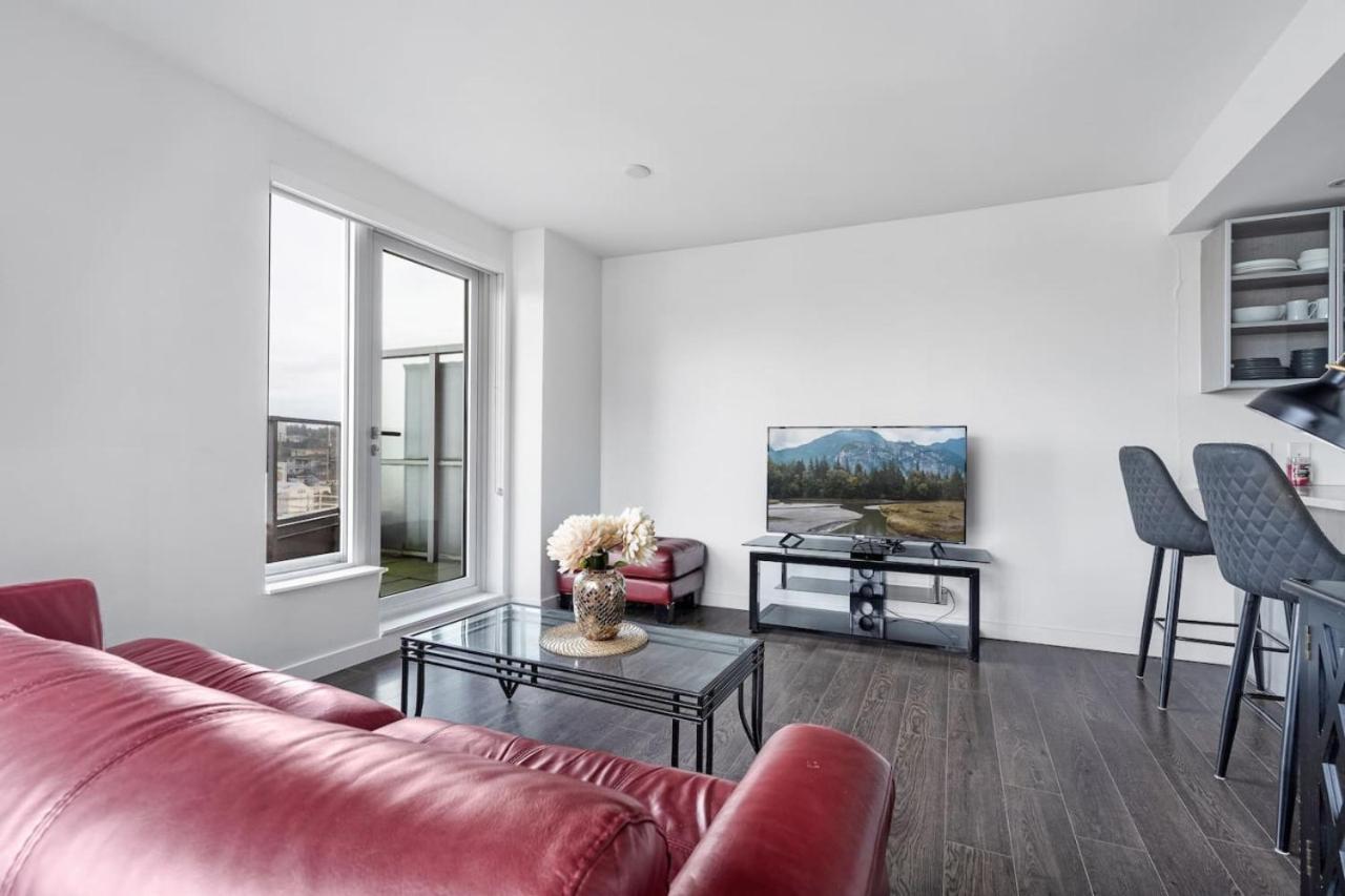Apartment Spacious 2 Bedroom Downtown With Mountain Views