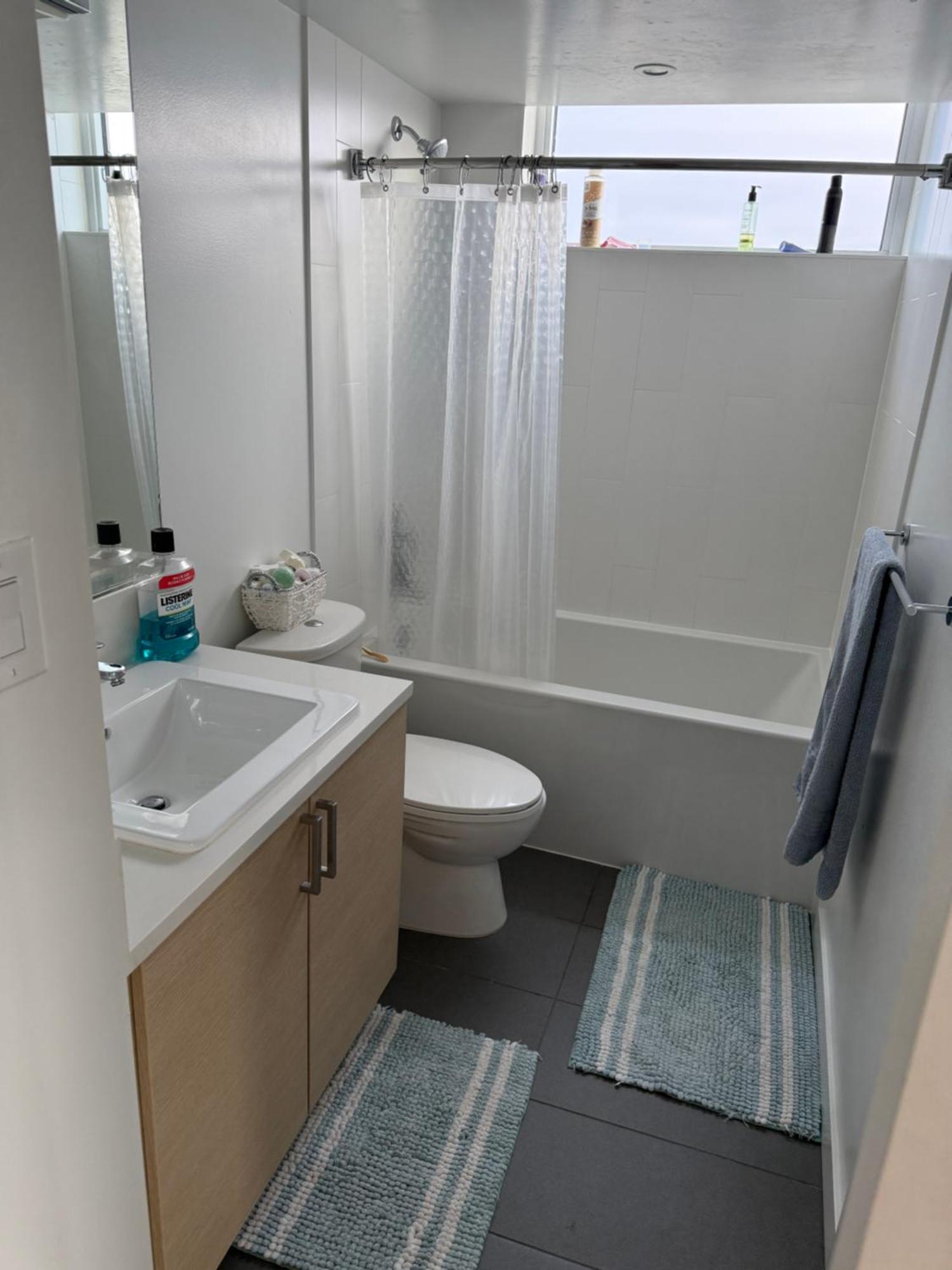 Beautiful 1 Bedroom In Yaletown Apartment *