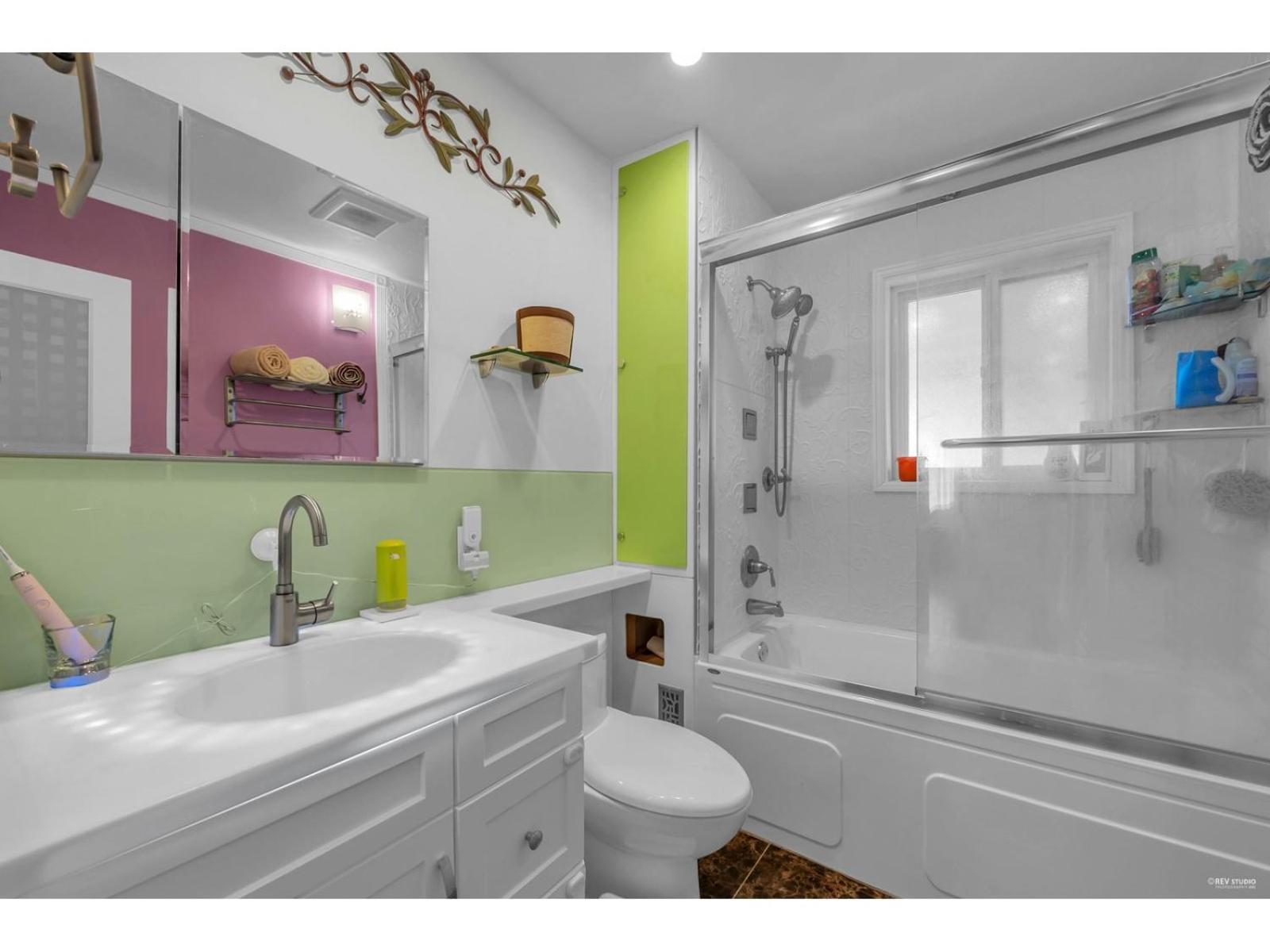 Homestay Cozy 3br Retreat 2 Free Parking Ac King Bd Vancouver