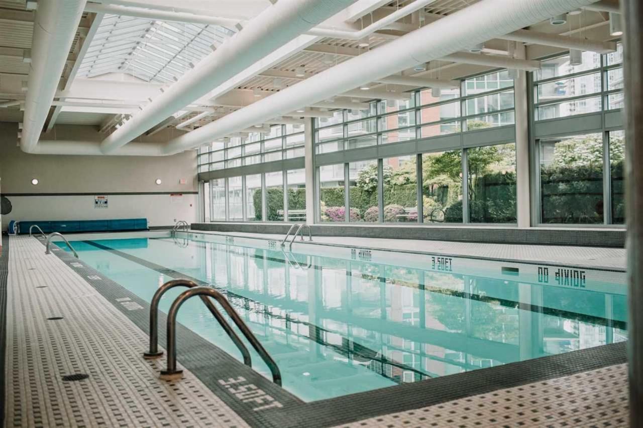 Apartment Rogers Arena With Pool Jacuzzi & Sauna *