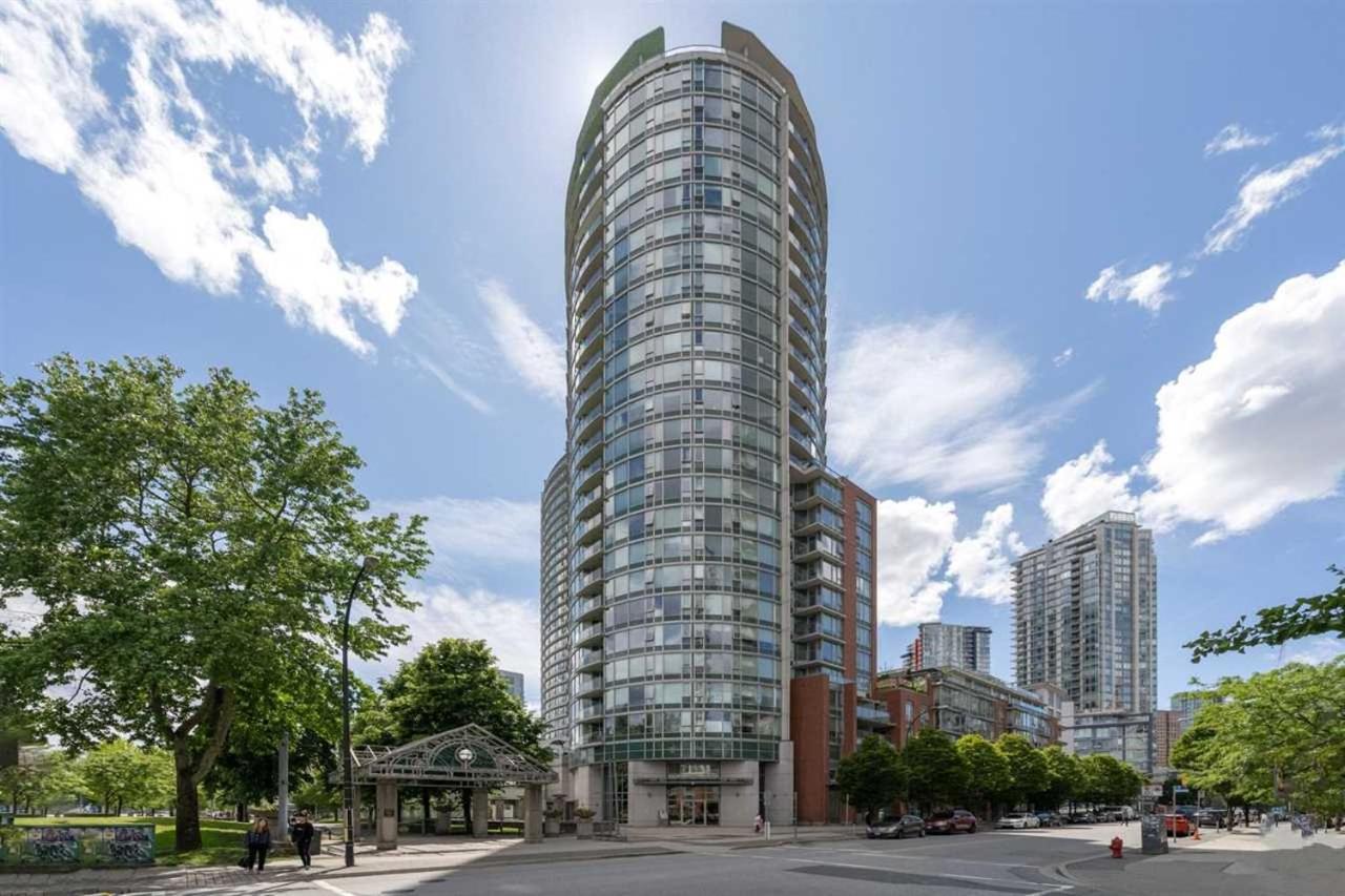 Rogers Arena With Pool Jacuzzi & Sauna Vancouver
