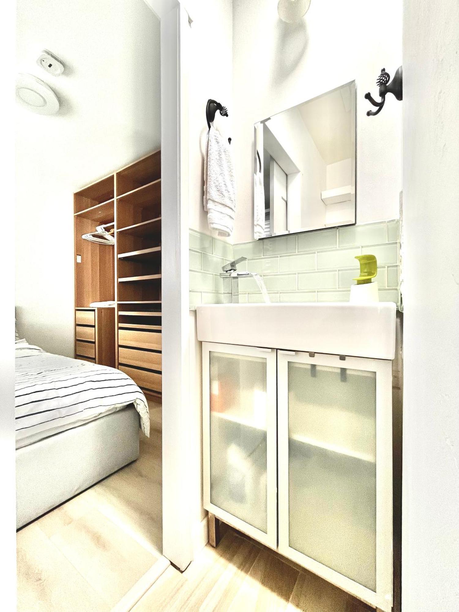 Homestay Cozy 3br Retreat 2 Free Parking Ac King Bd Vancouver
