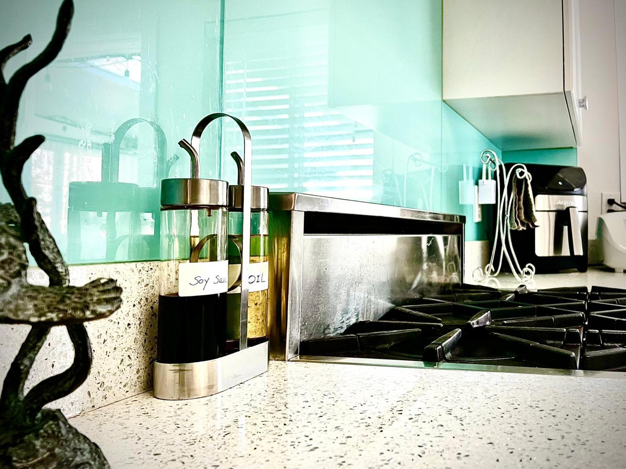 Homestay Cozy 3br Retreat 2 Free Parking Ac King Bd Vancouver