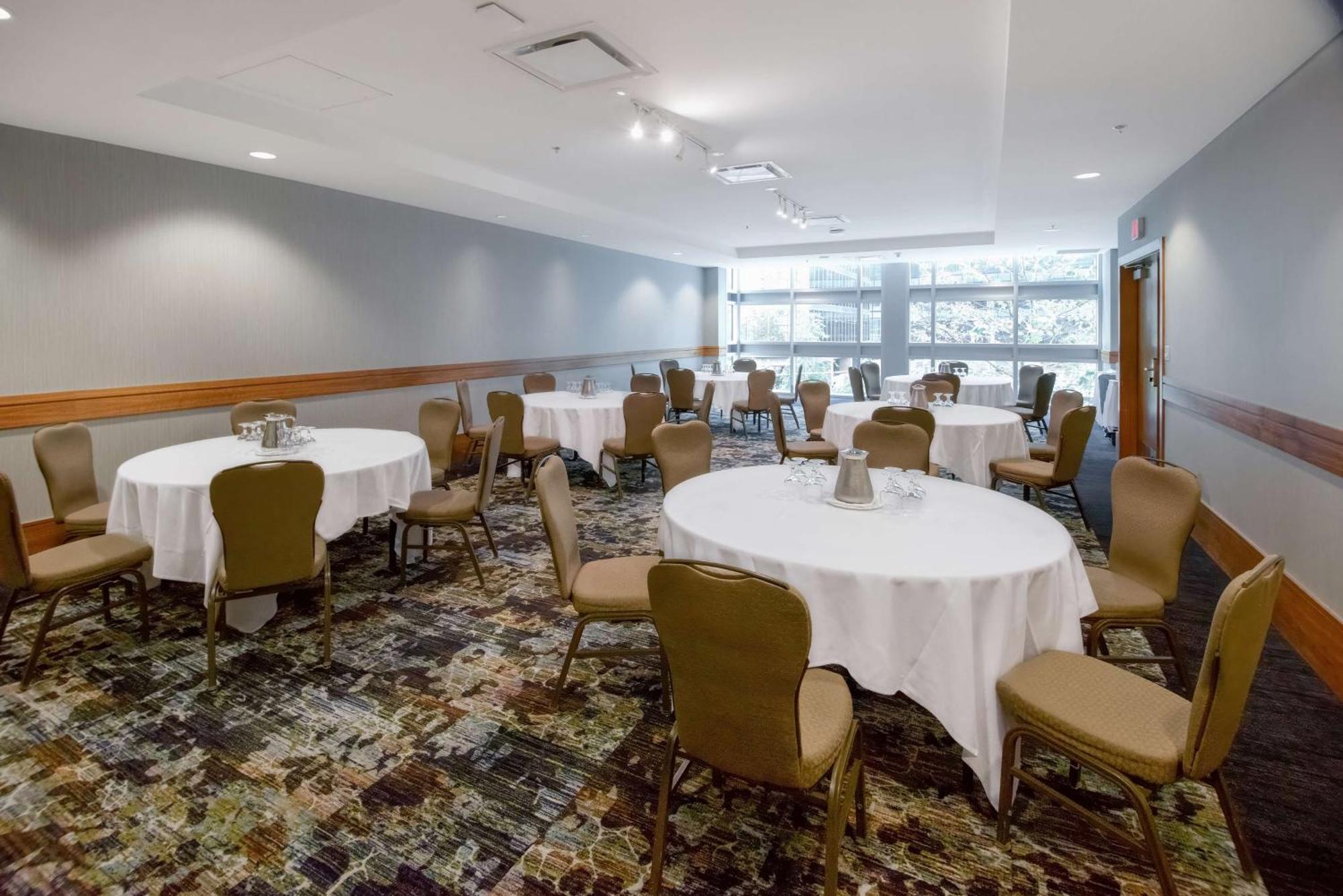 Hotel Coast Coal Harbour By Apa Vancouver