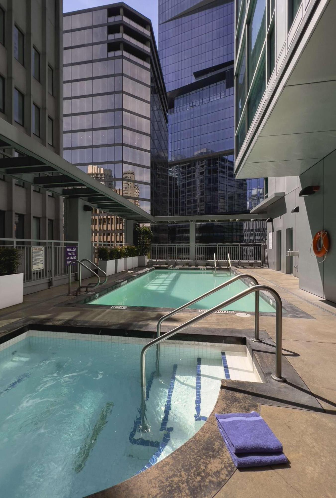 Hotel Coast Coal Harbour By Apa