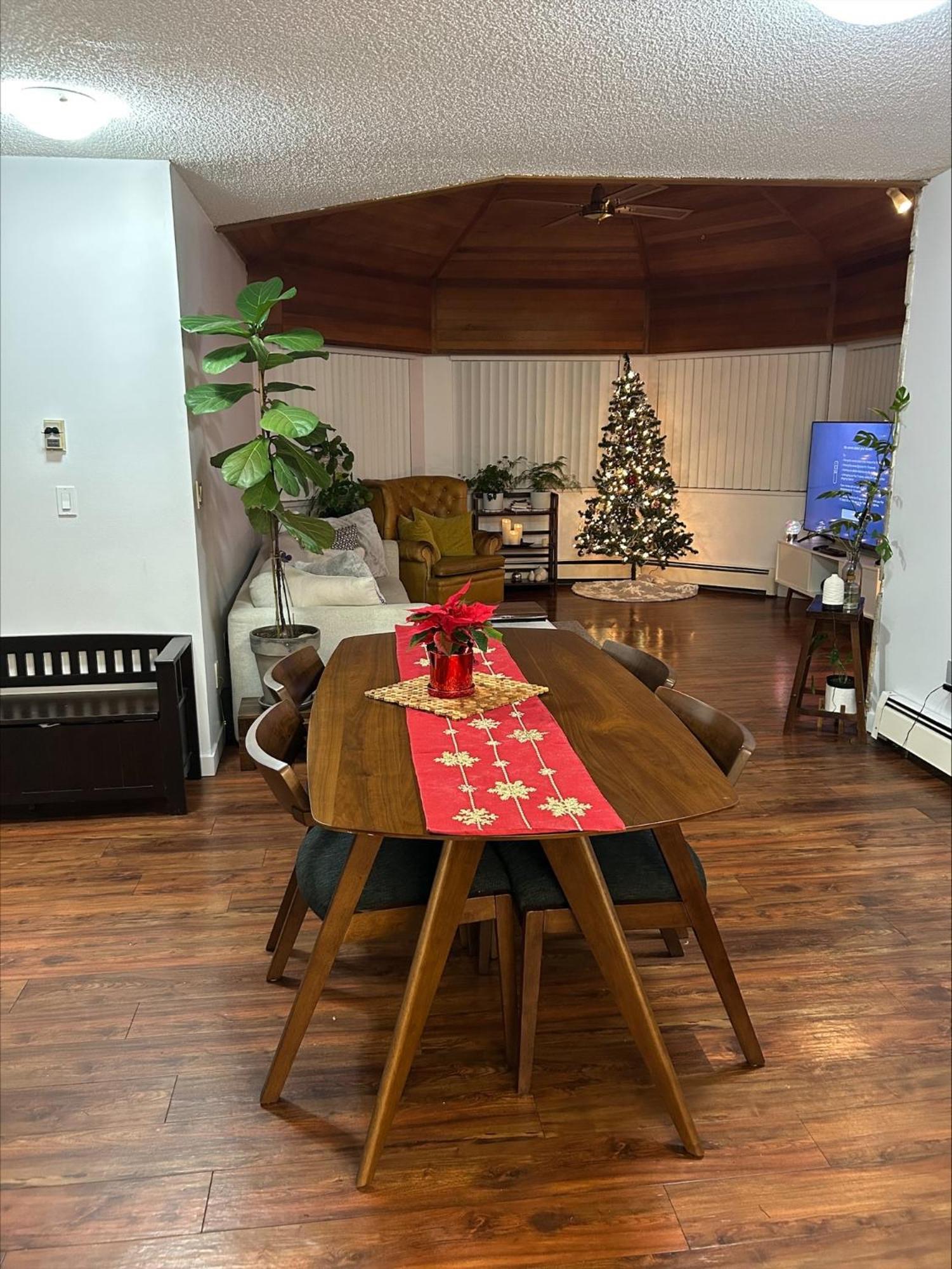 Fairview Apartment *