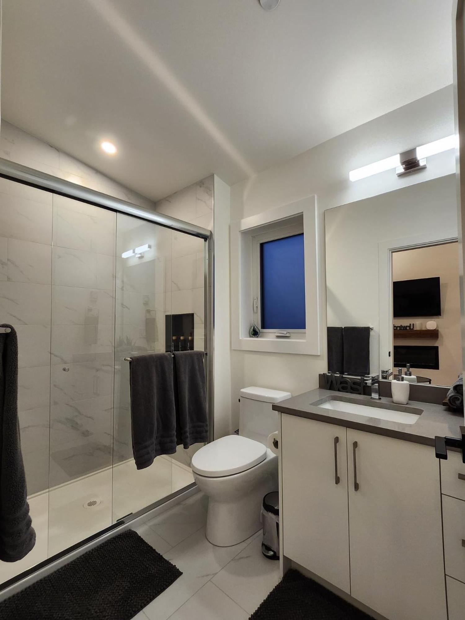 Apartment & Modern Whole House In