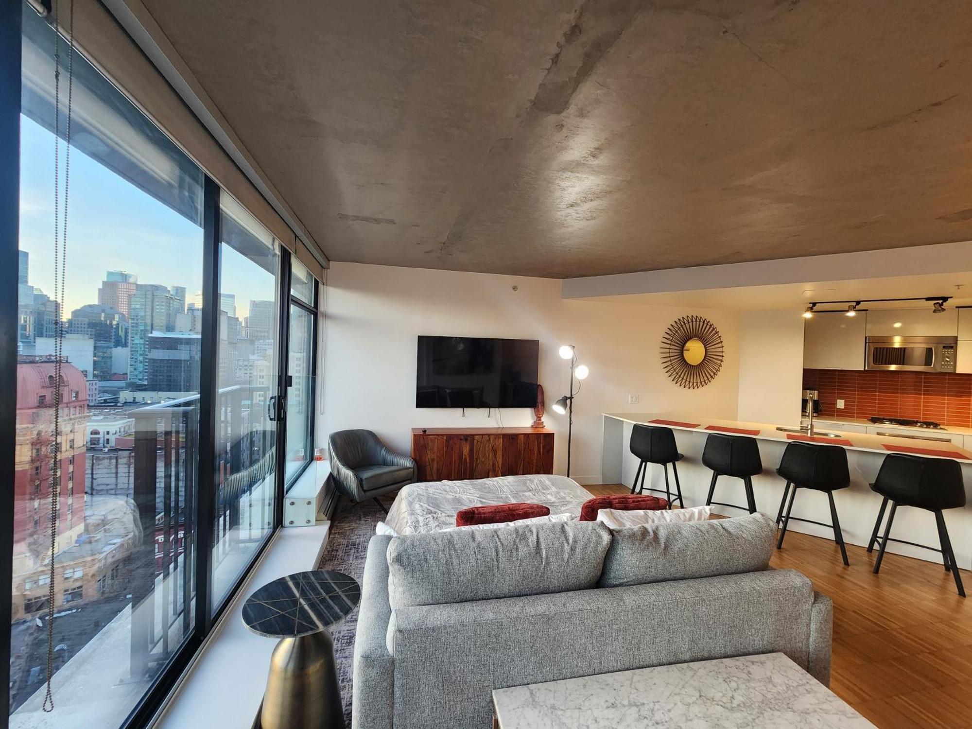 Luxury Downtown Apartment Vancouver
