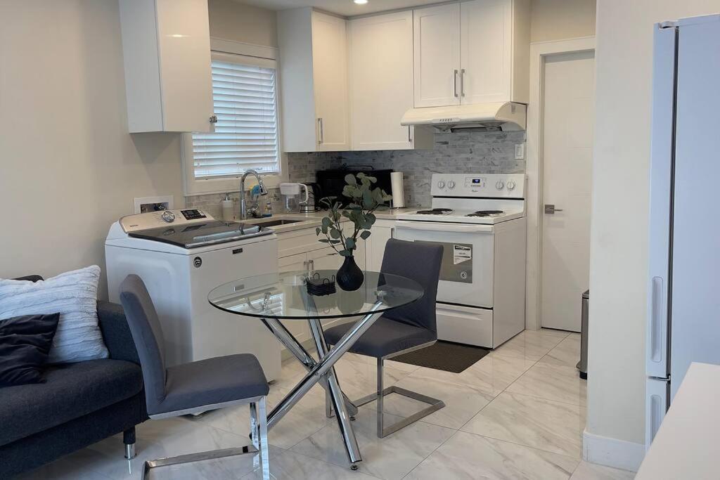 Modern Spacious 1br Minutes Away From Main St *
