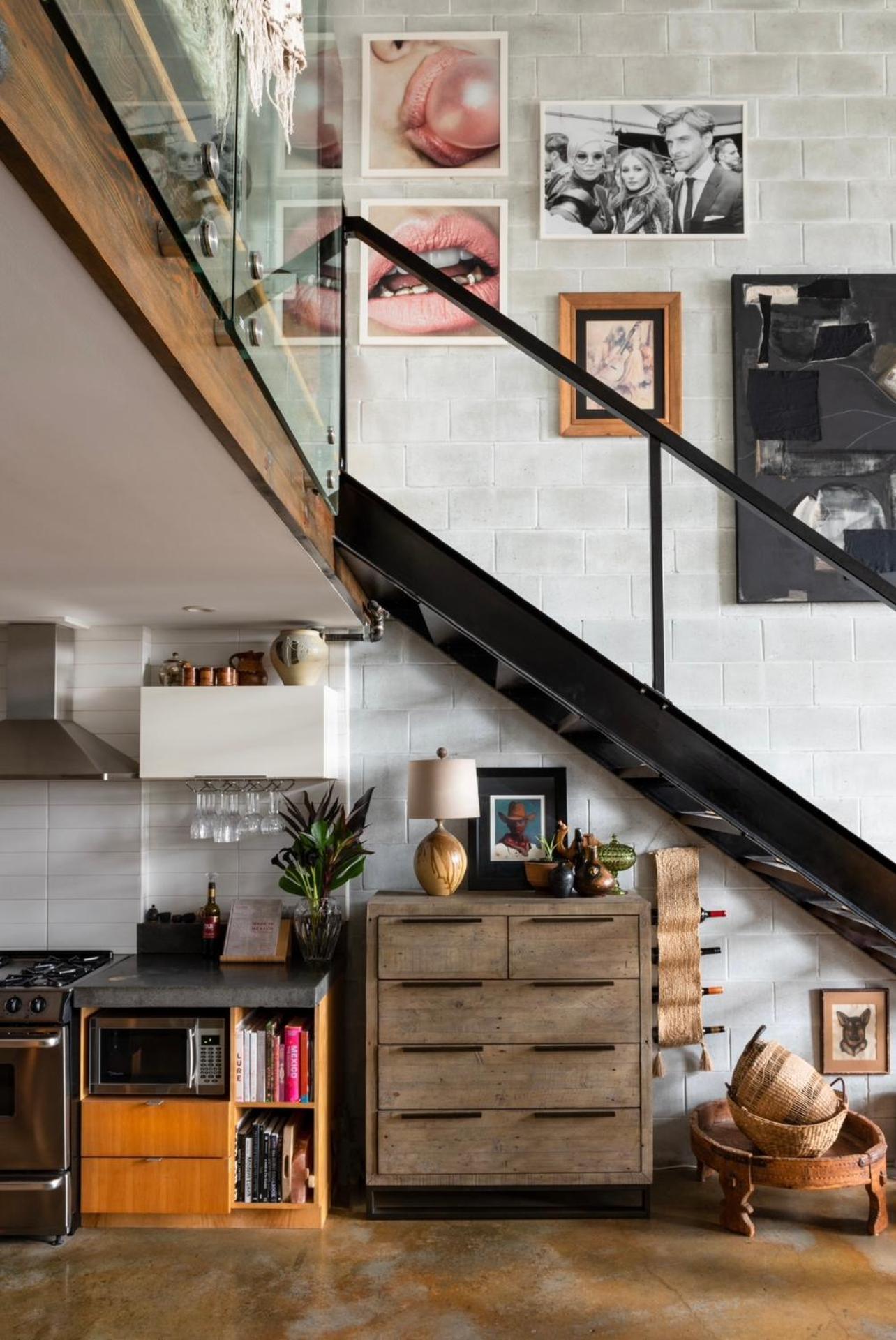 Elevated, Eclectic 2 Bedroom Loft In Vancouver