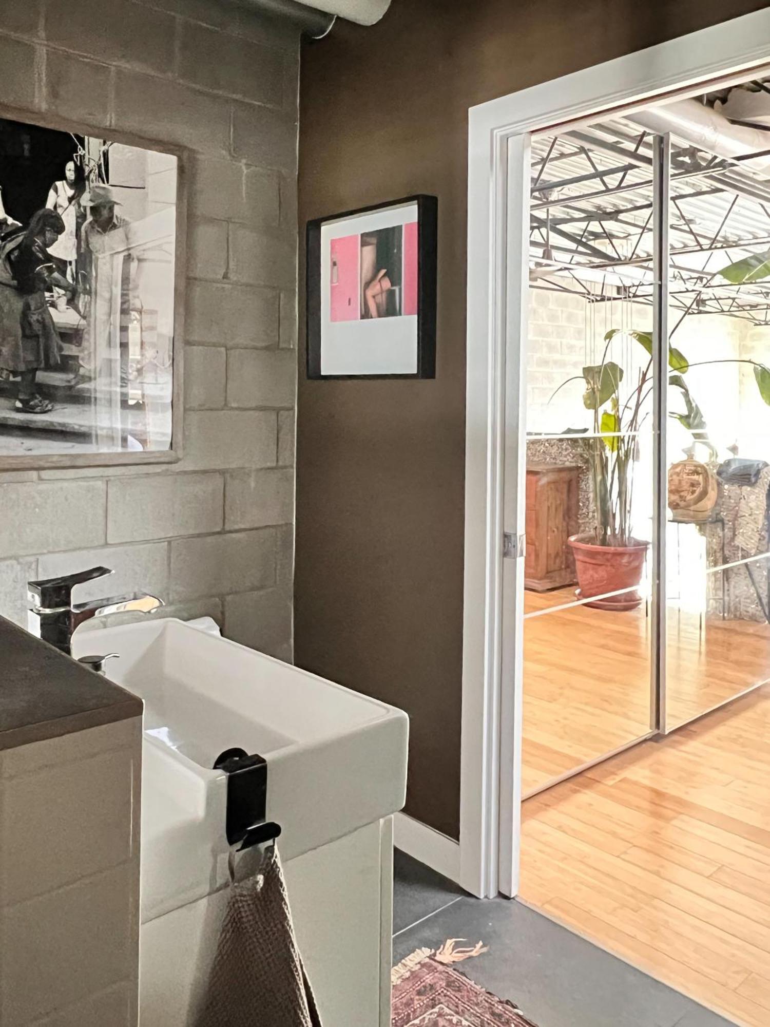 Apartment Elevated, Eclectic 2 Bedroom Loft In *
