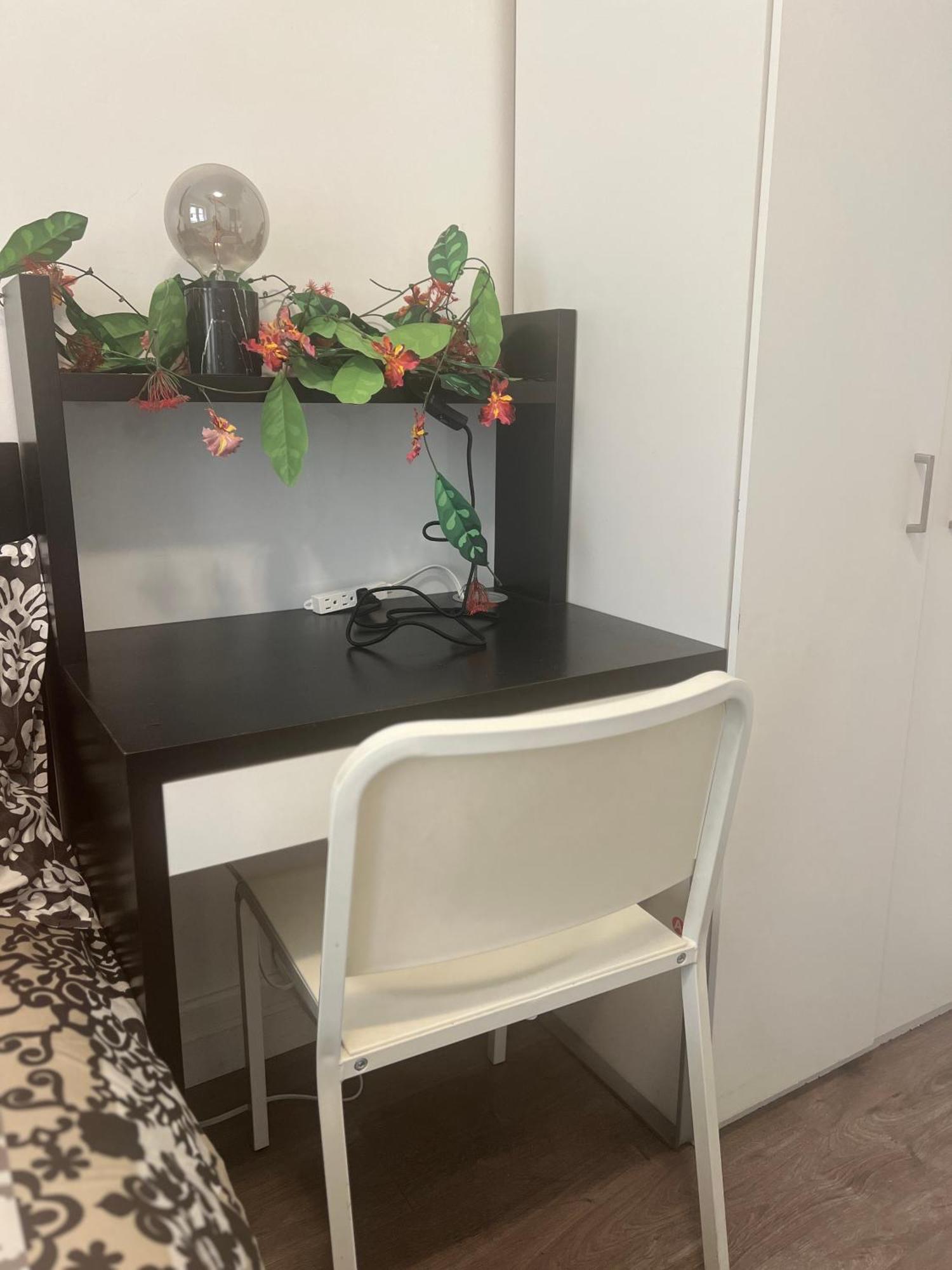 Two Bedrooms- A Warm House * Vancouver