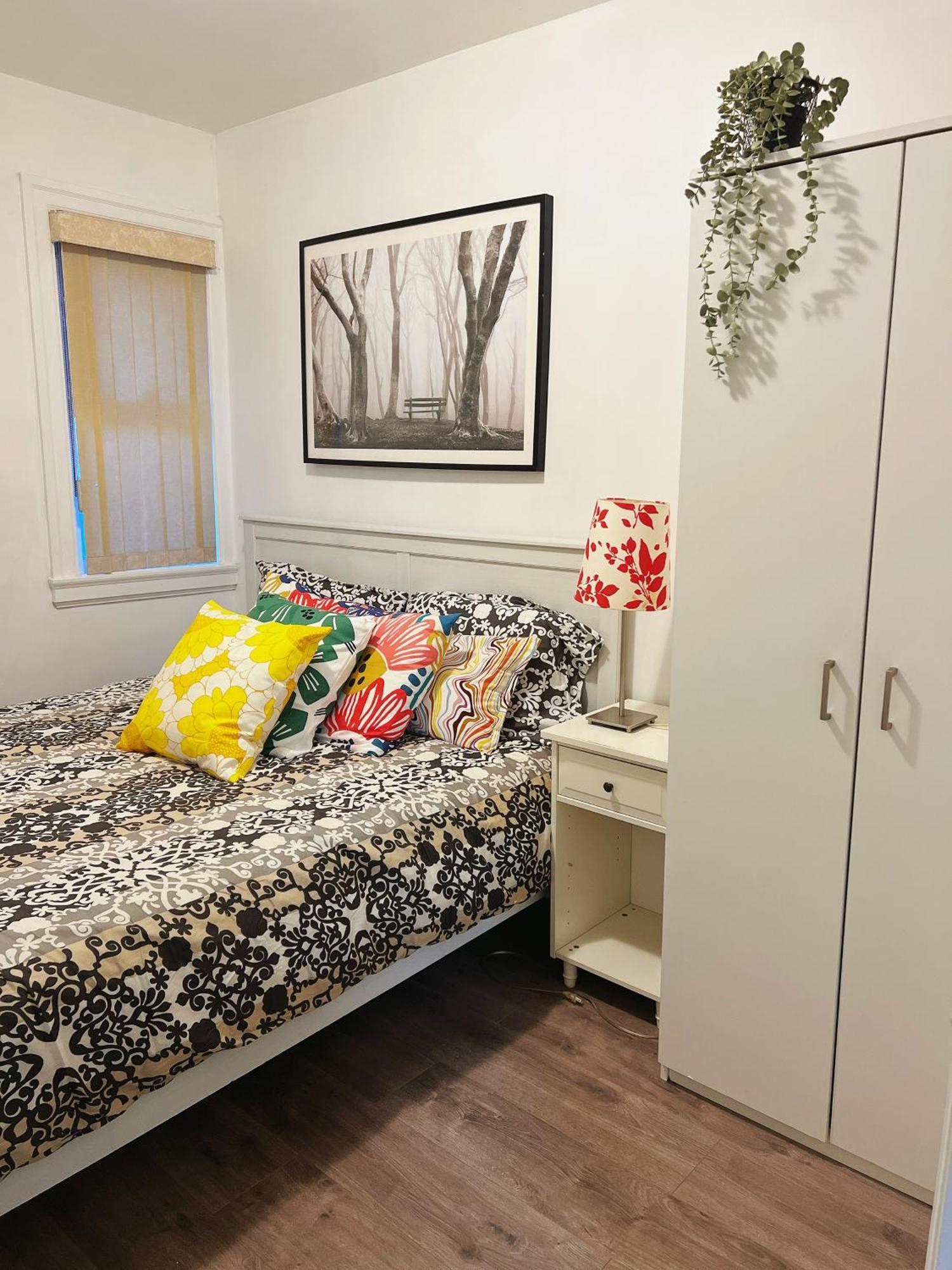 Two Bedrooms- A Warm House * Vancouver