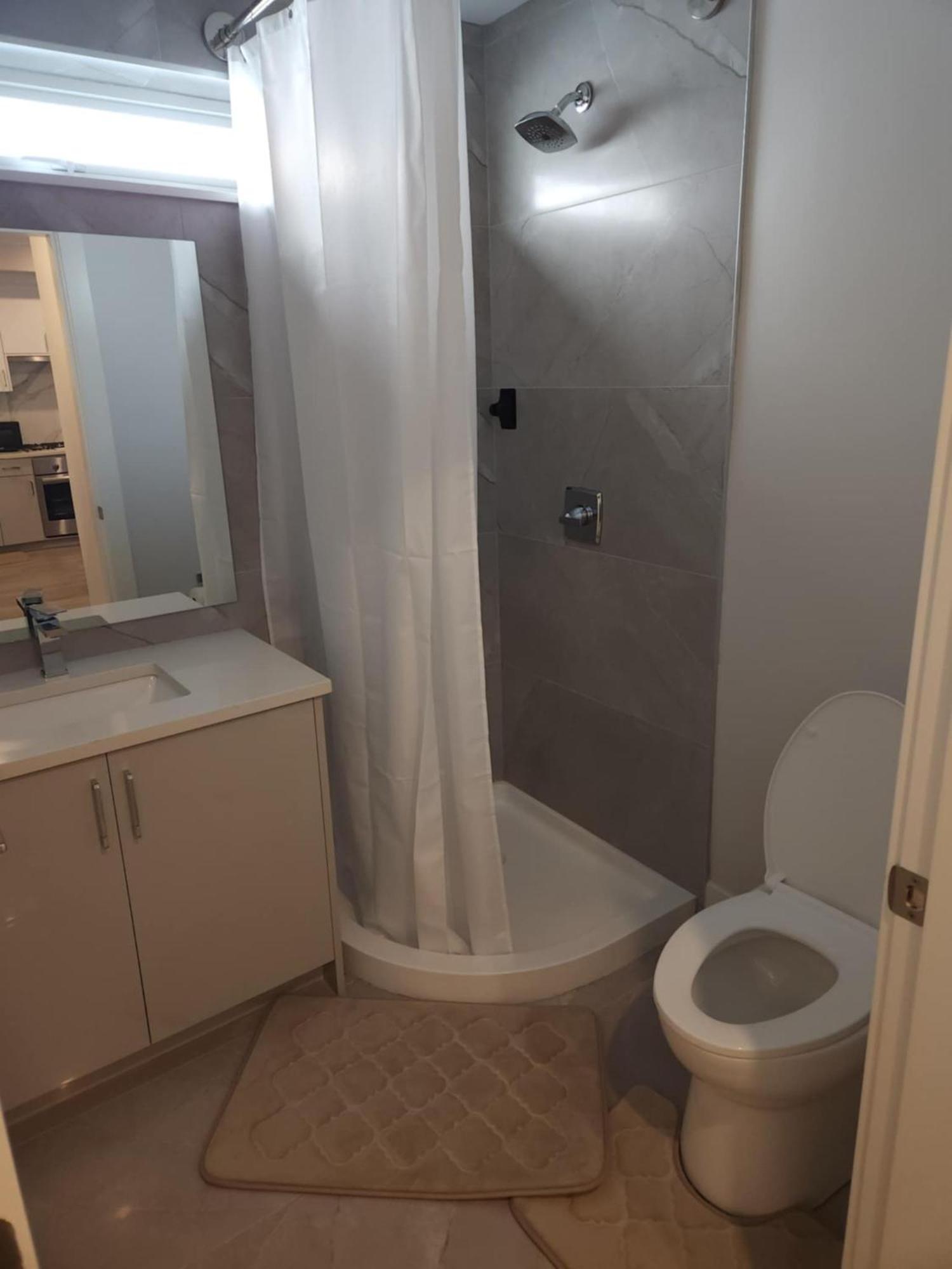 Apartment 3-premium Oak Street