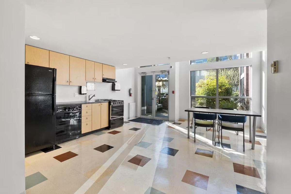 Apartment Stylish Two-story Loft With Rooftop Deck *