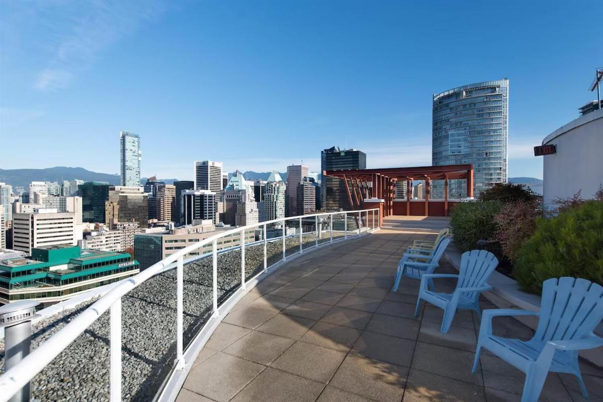 Apartment Stylish Two-story Loft With Rooftop Deck