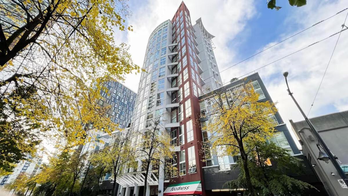 Apartment Stylish Two-story Loft With Rooftop Deck Vancouver