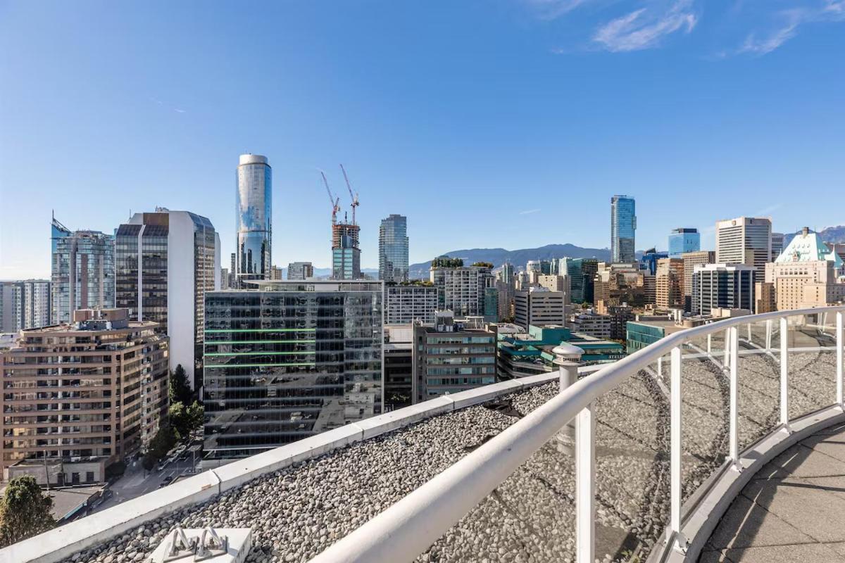 Apartment Stylish Two-story Loft With Rooftop Deck Vancouver