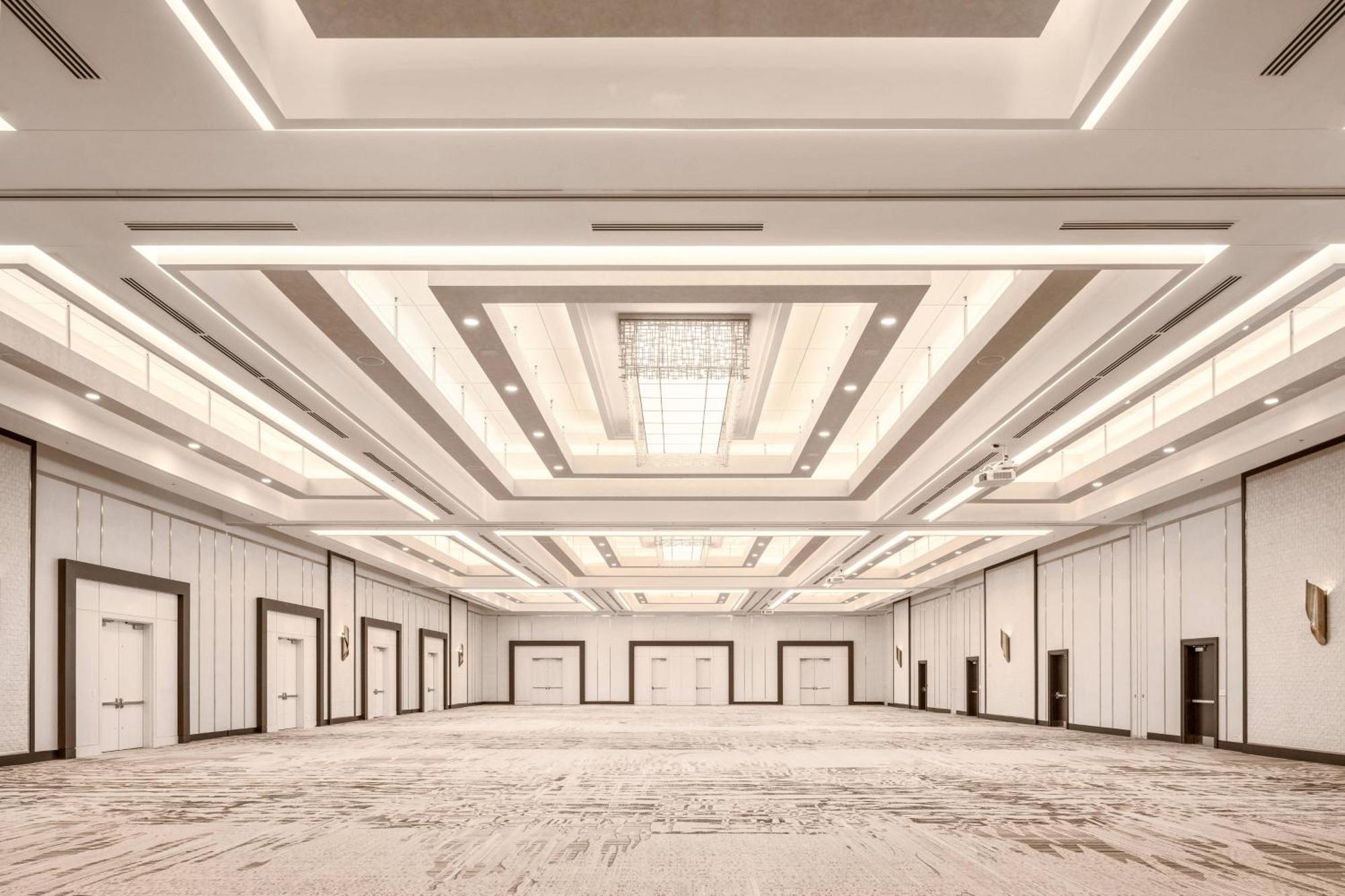 The Douglas, Autograph Collection Hotel 5*