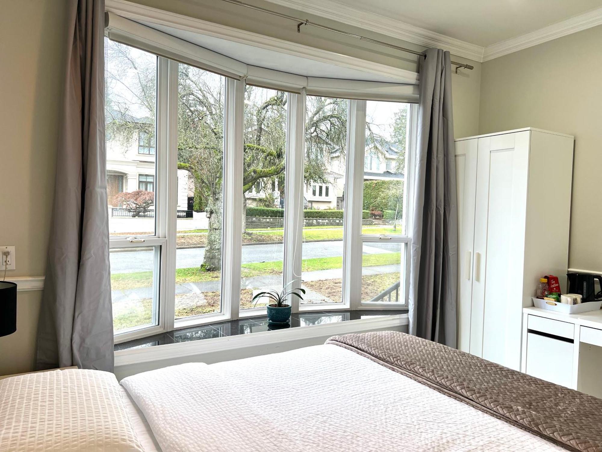 Guest house Coze In Near Yvr