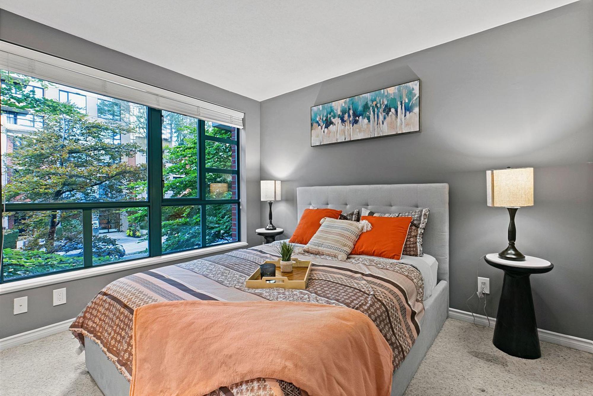 Magnificent 3 Bedroom Duplex In Center Of Yaletown With Fireplace * Vancouver