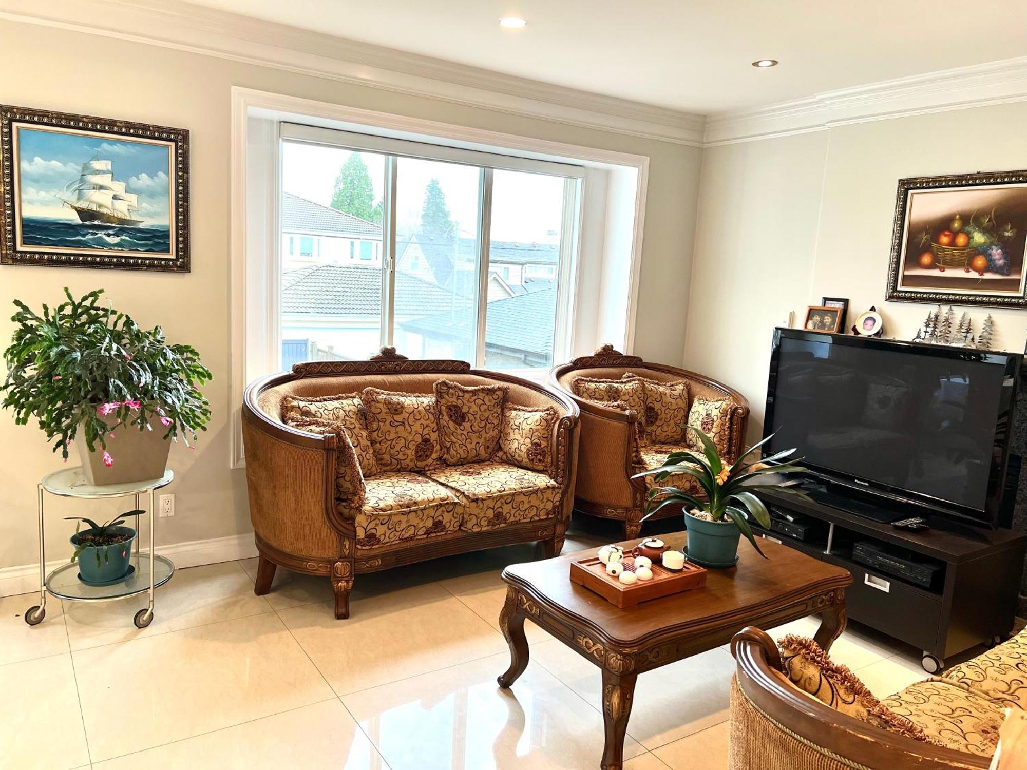 Guest house Coze In Near Yvr *