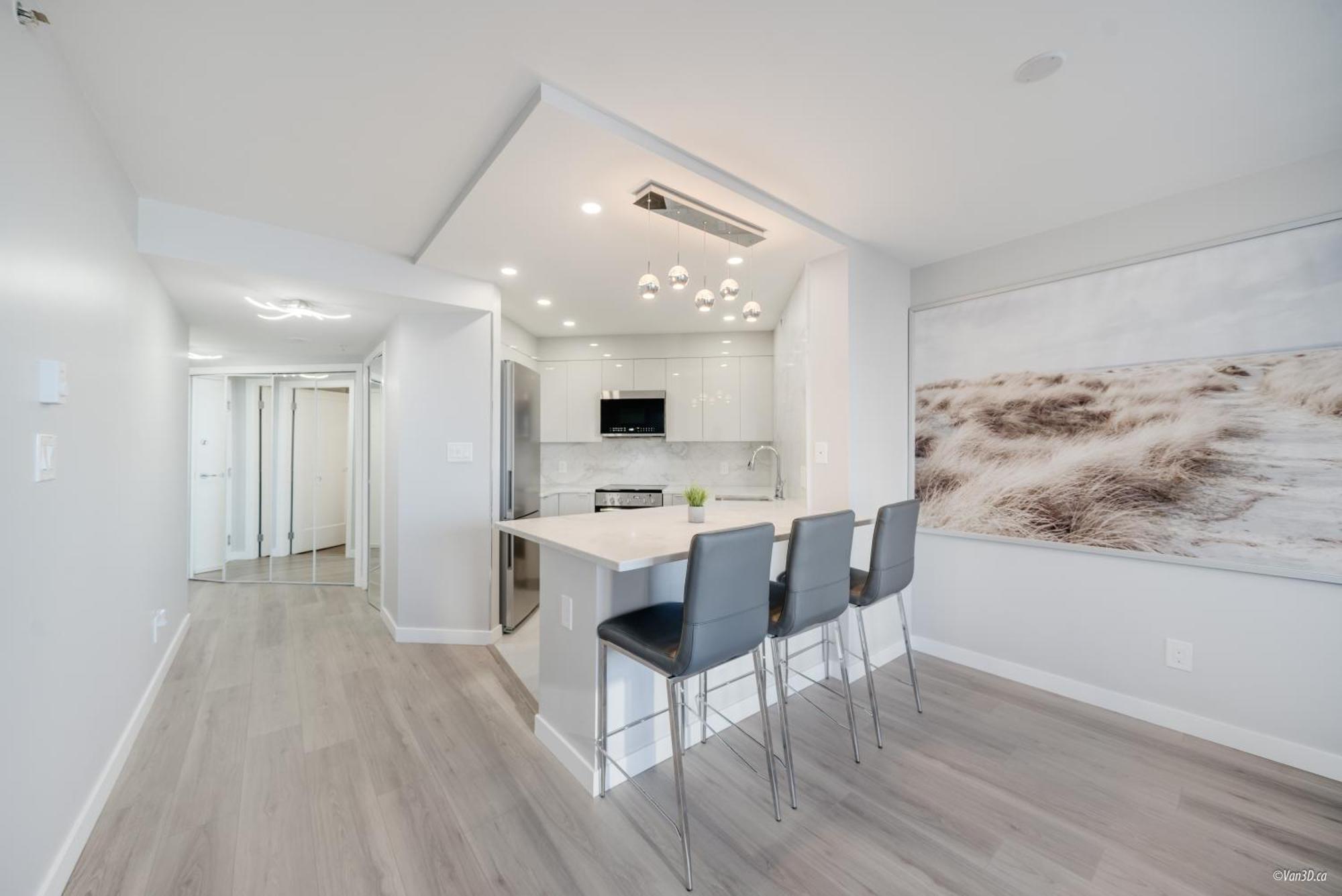 Breathtaking 2 Bedroom In Yaletown With A View Of English Bay Vancouver