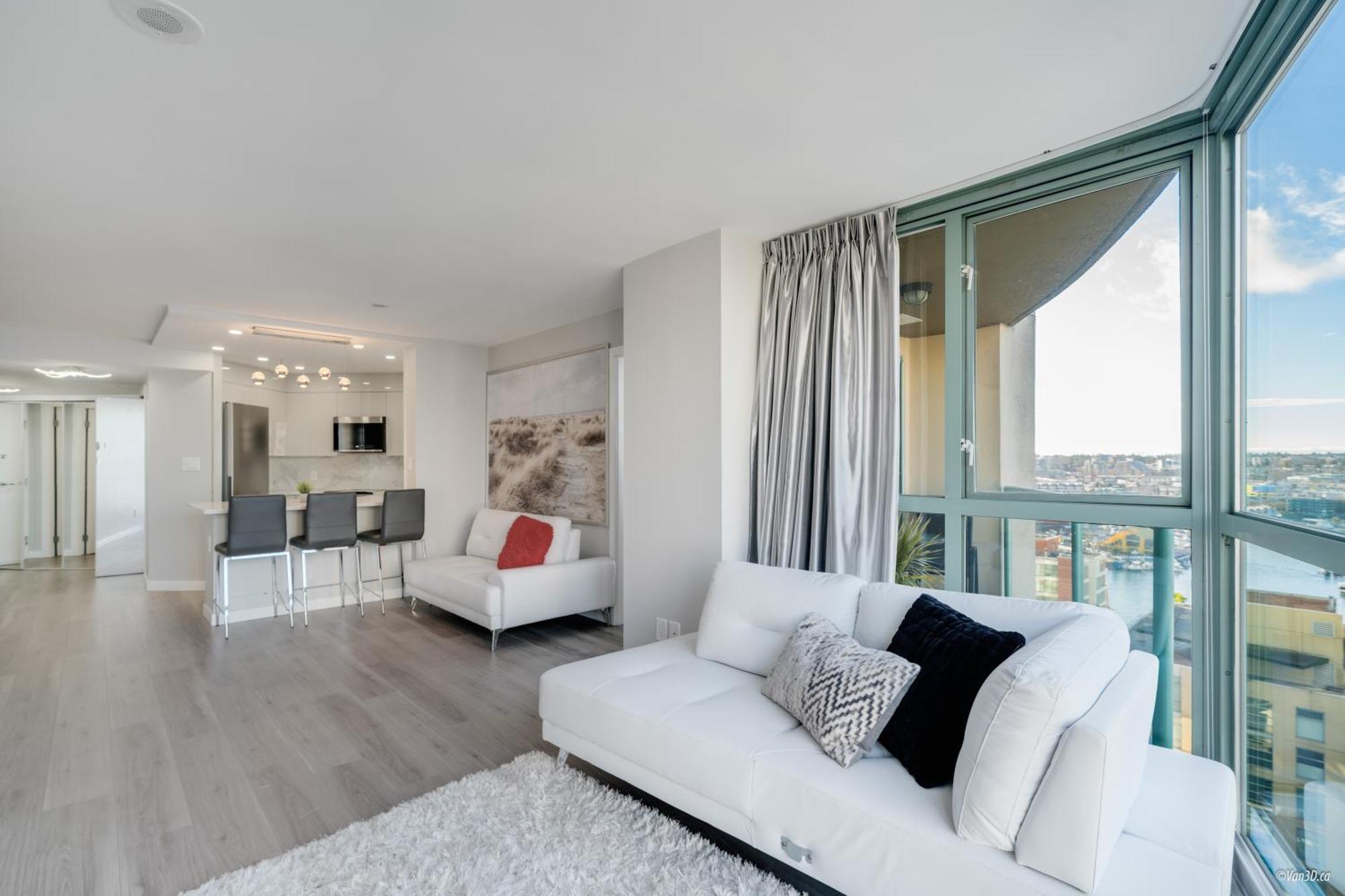 Breathtaking 2 Bedroom In Yaletown With A View Of English Bay *