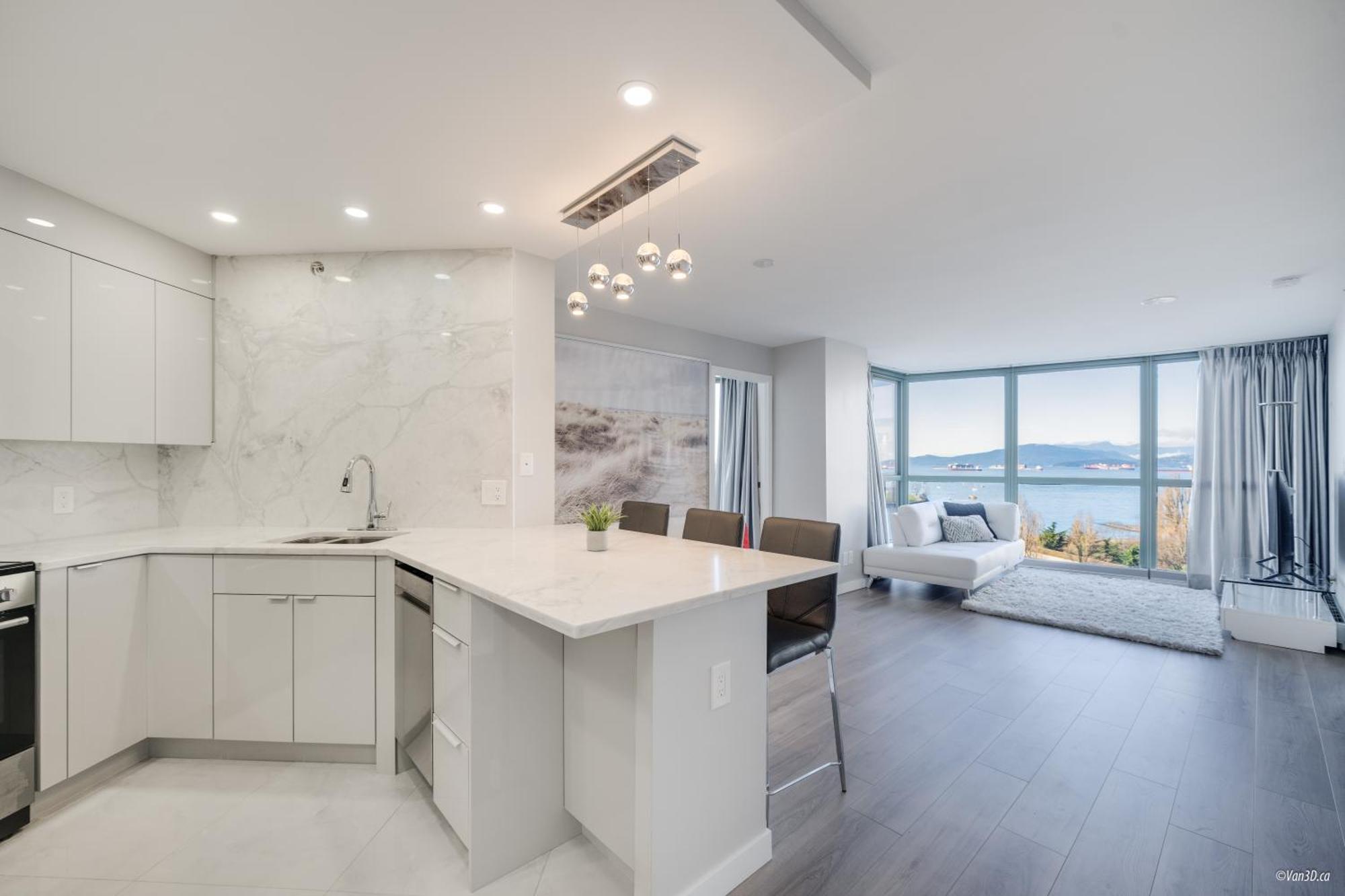 Apartment Breathtaking 2 Bedroom In Yaletown With A View Of English Bay