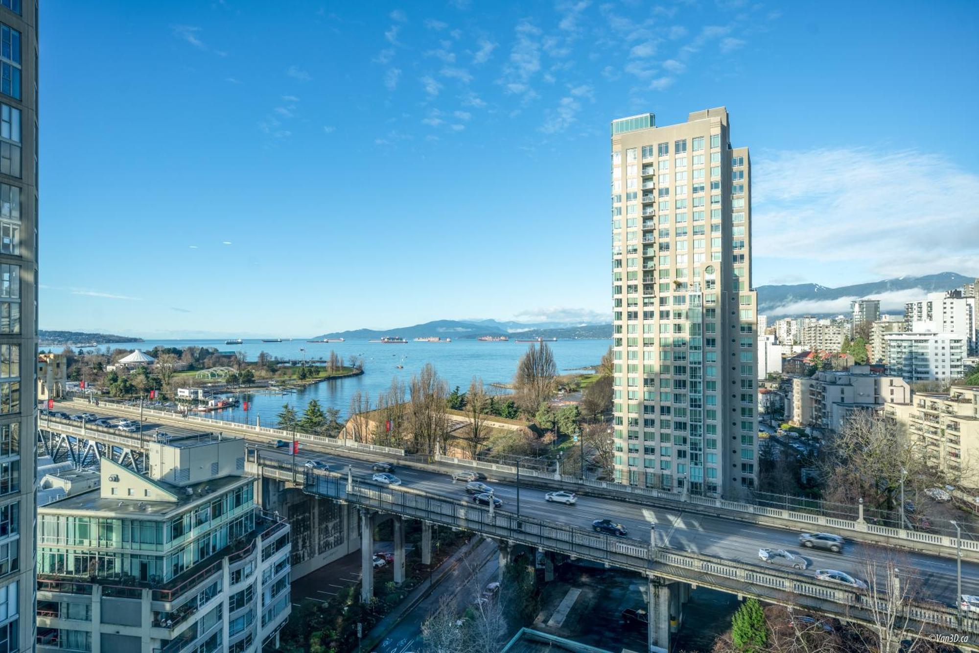 Breathtaking 2 Bedroom In Yaletown With A View Of English Bay Apartment *