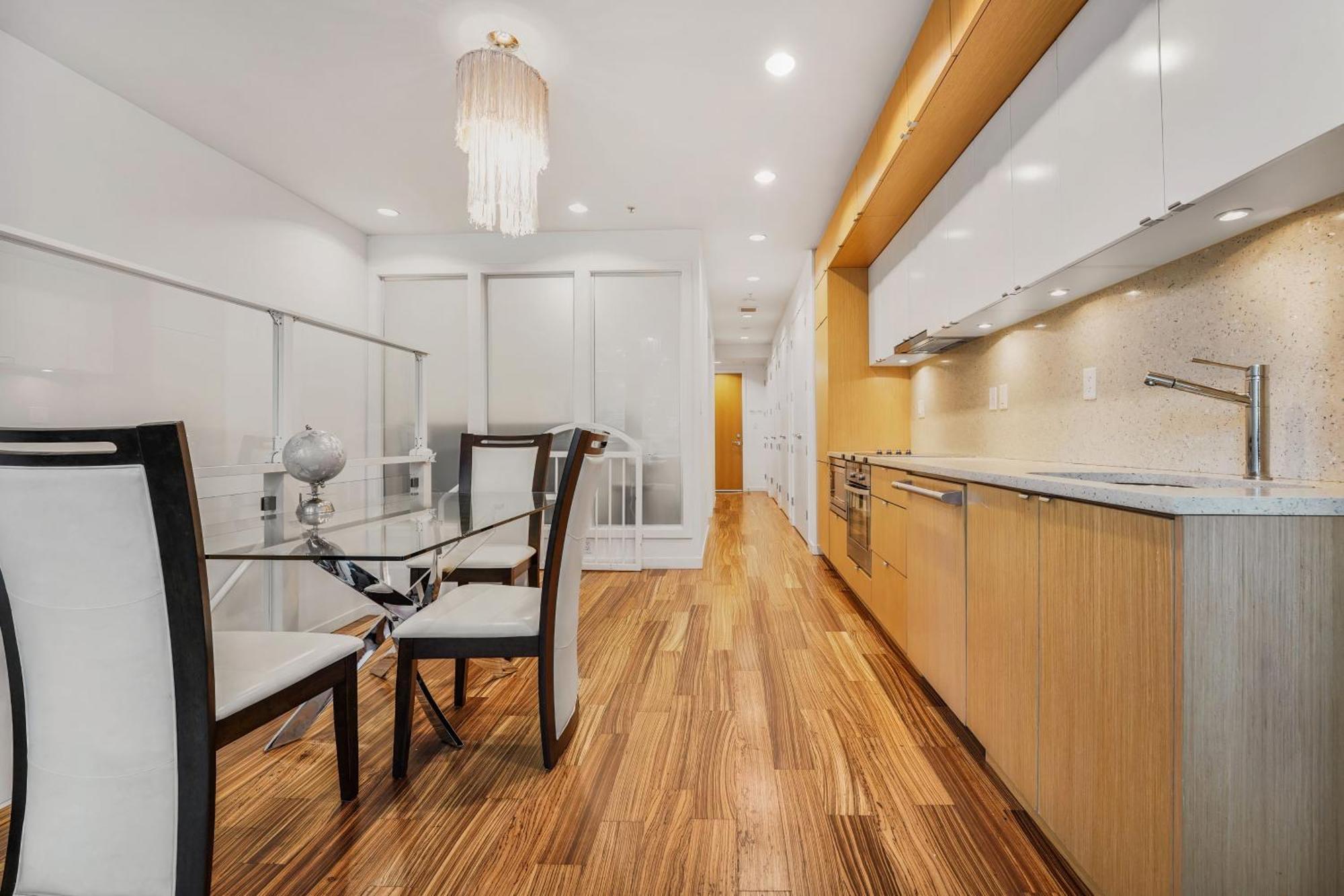 New Listing! Stellar 2 Bedroom Duplex In The Heart Of Downtown With Fireplace * Vancouver