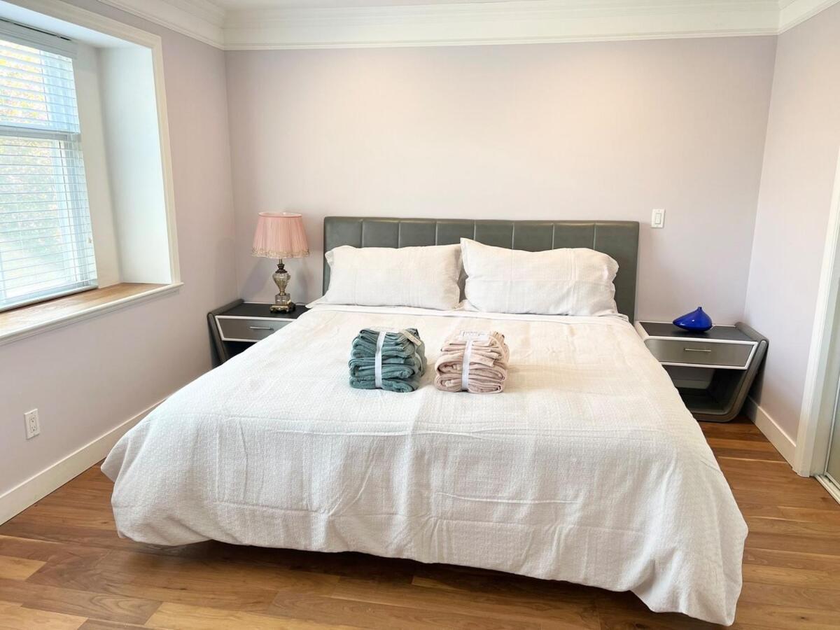 Adorable 4b House-vancouver West Free Parking