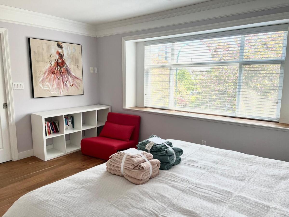 Adorable 4b House-vancouver West Free Parking Holiday home *