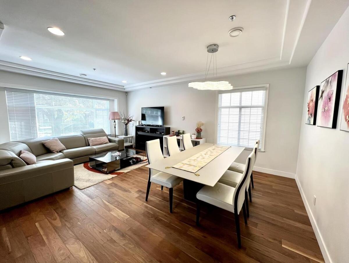 Adorable 4b House-vancouver West Free Parking Vancouver