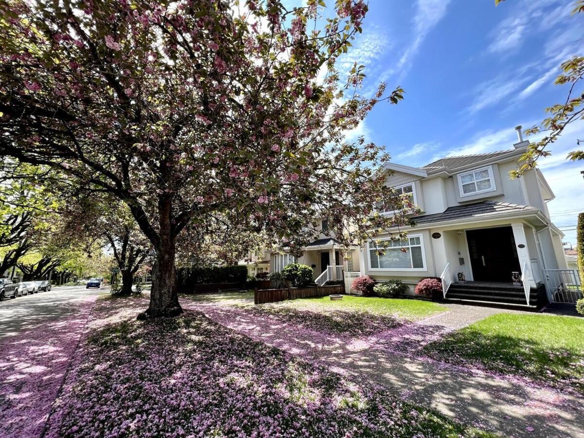 Adorable 4b House-vancouver West Free Parking