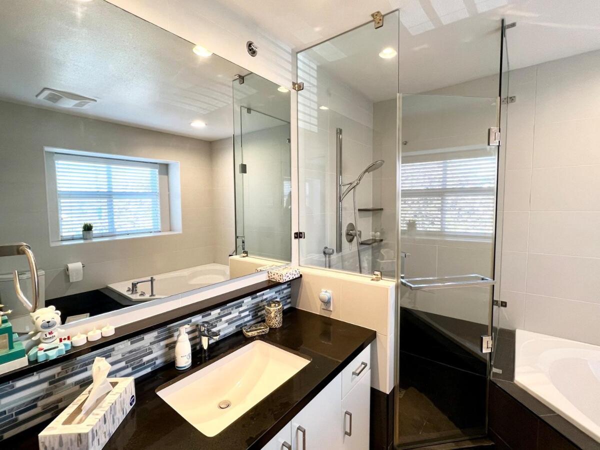 Adorable 4b House-vancouver West Free Parking Holiday home