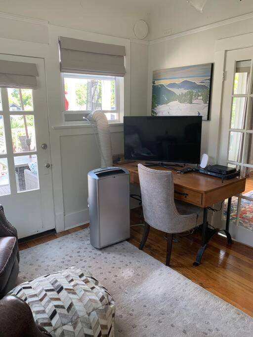 Holiday home Large Renovated Character With 3 Beds/2 Bath Vancouver